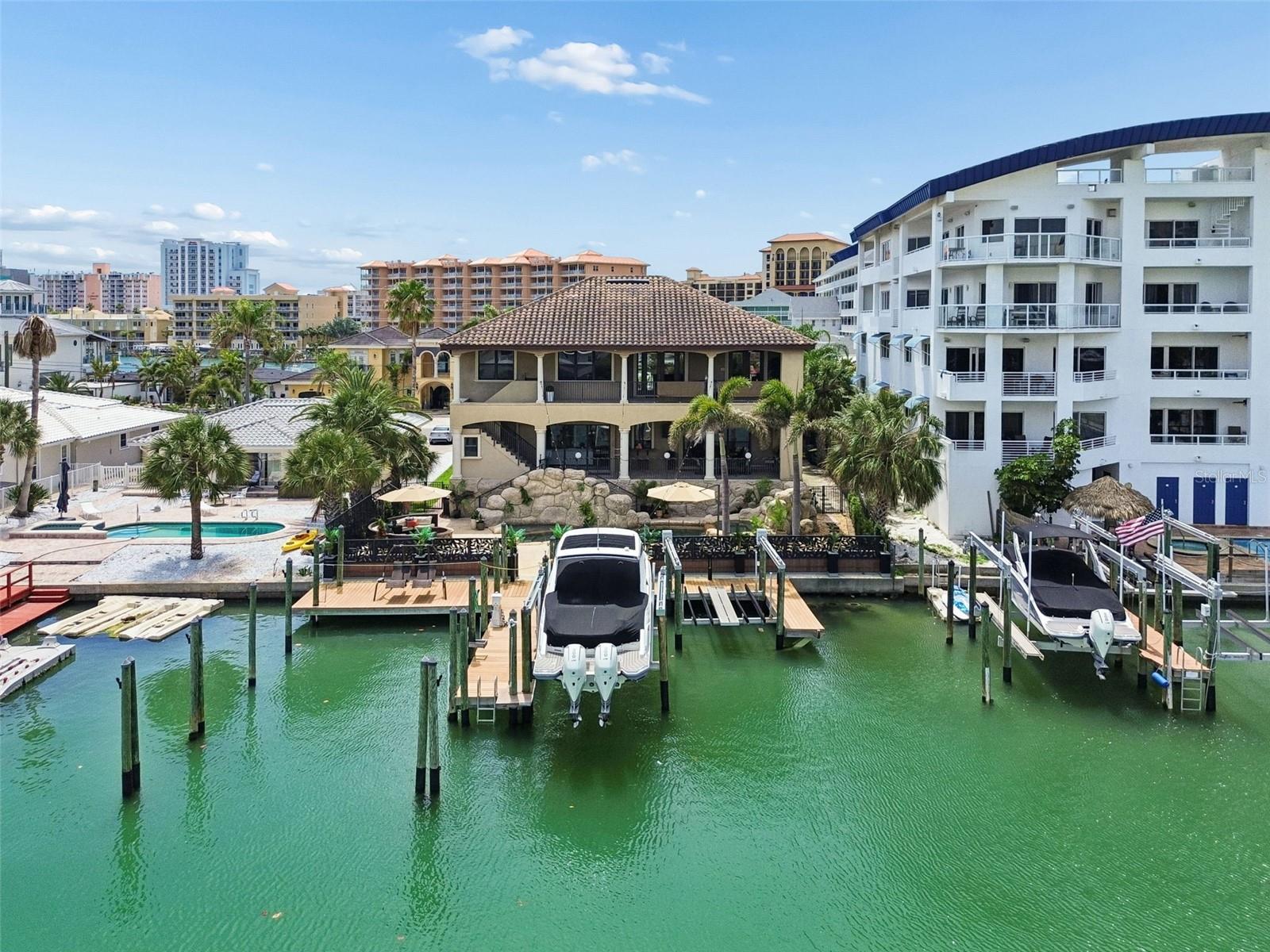 108 BAYSIDE DR, CLEARWATER BEACH, FL, 33767