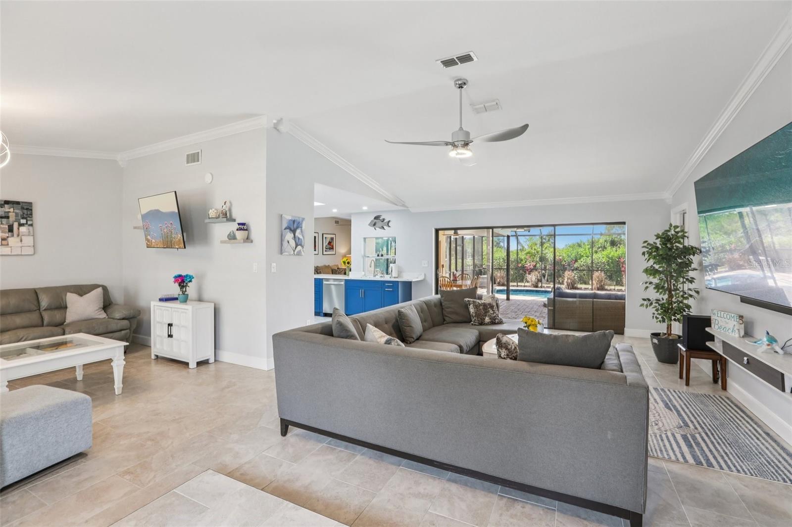 5916 OAKHURST DR, SEMINOLE, FL, 33772