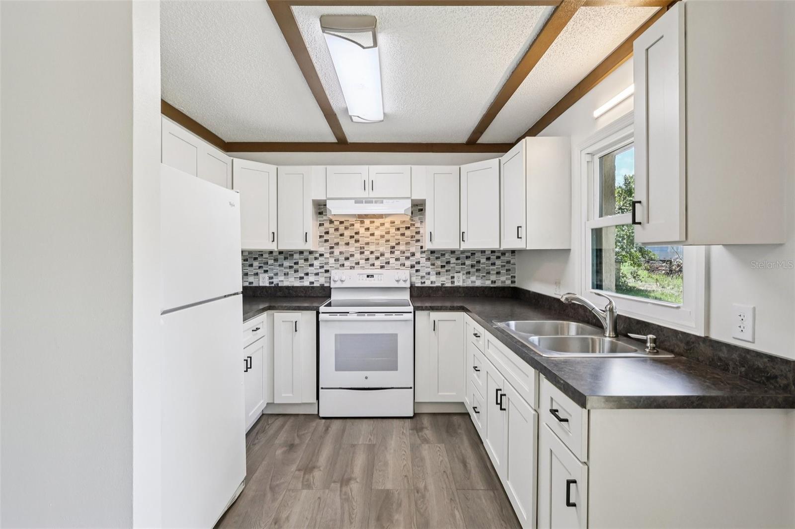 6814 BATTLEFIELD PKWY, BUSHNELL, FL, 33513