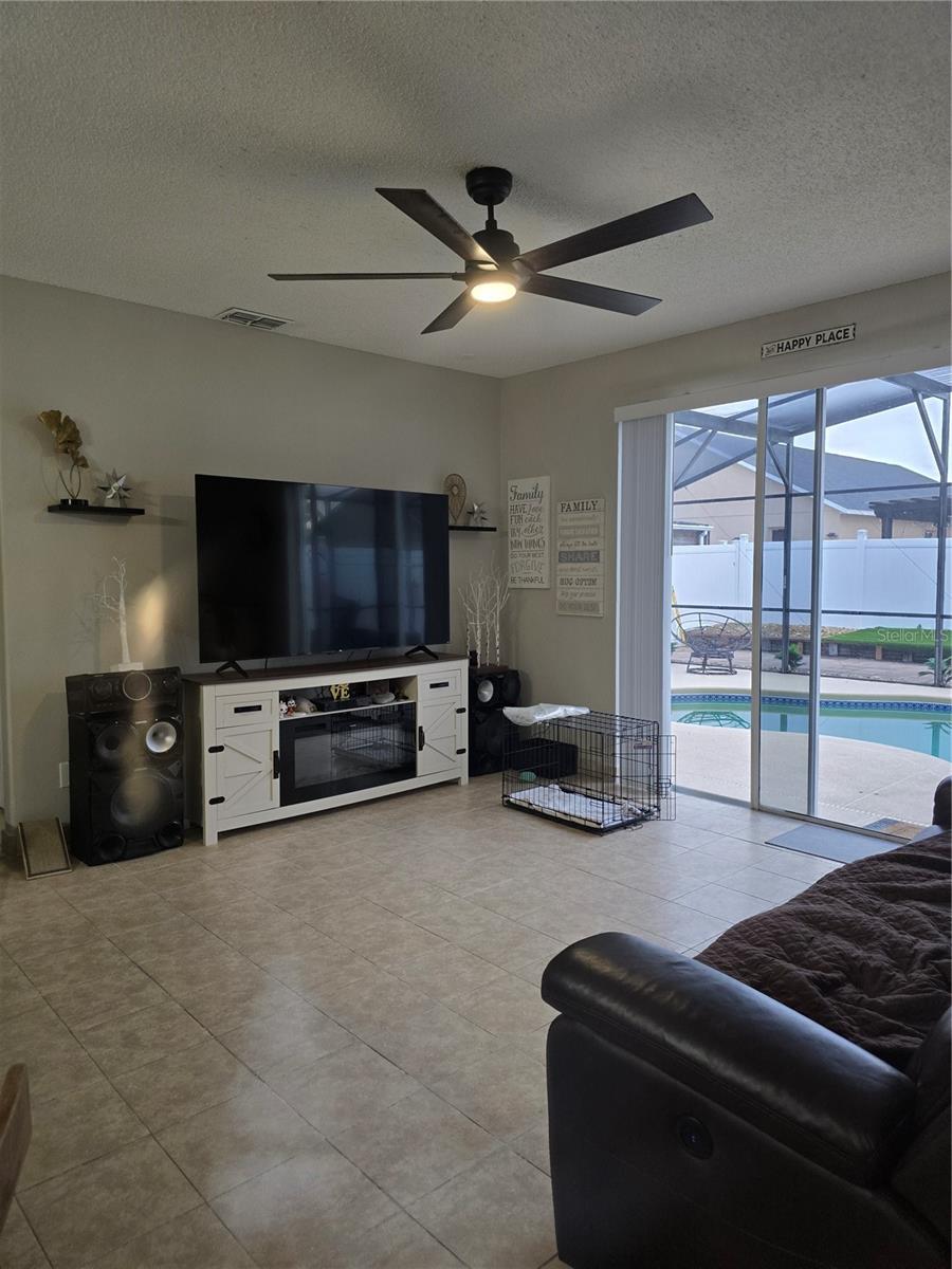 330 GRAYSTONE BLVD, DAVENPORT, FL, 33837