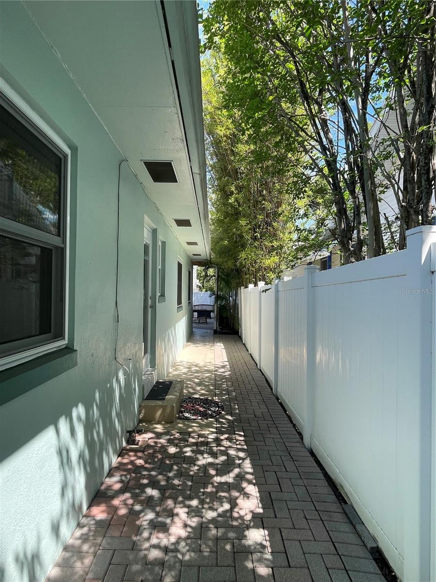 807 26TH AVE N, ST PETERSBURG, FL, 33704