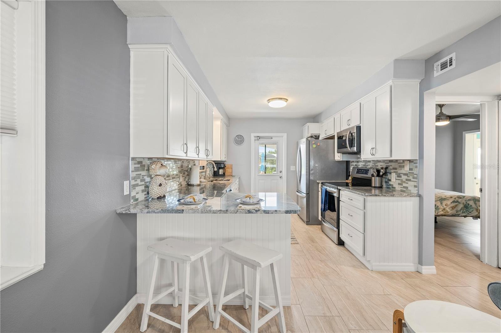 671 SHARON CIR, PORT CHARLOTTE, FL, 33952