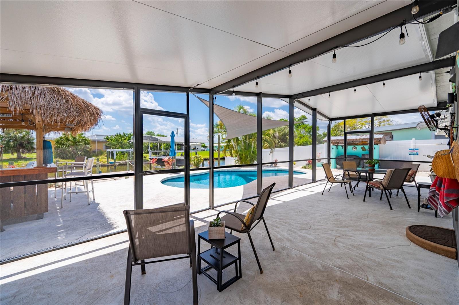 671 SHARON CIR, PORT CHARLOTTE, FL, 33952