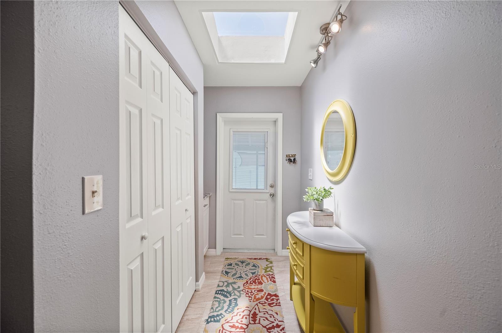 671 SHARON CIR, PORT CHARLOTTE, FL, 33952