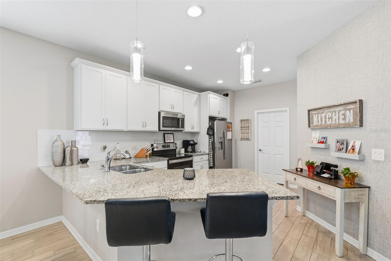 6017 AMBERLY DR, BRADENTON, FL, 34208