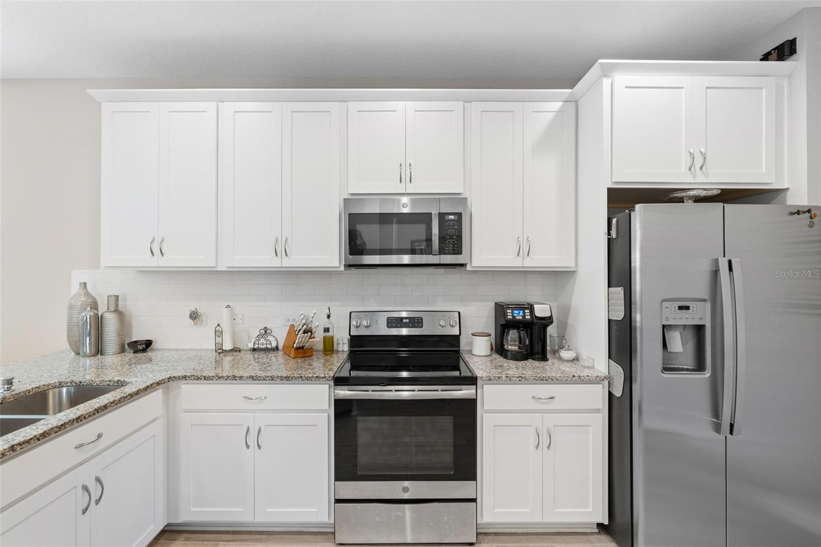 6017 AMBERLY DR, BRADENTON, FL, 34208
