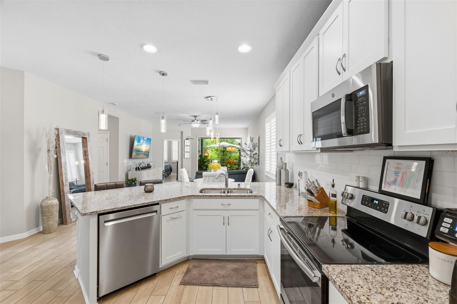 6017 AMBERLY DR, BRADENTON, FL, 34208