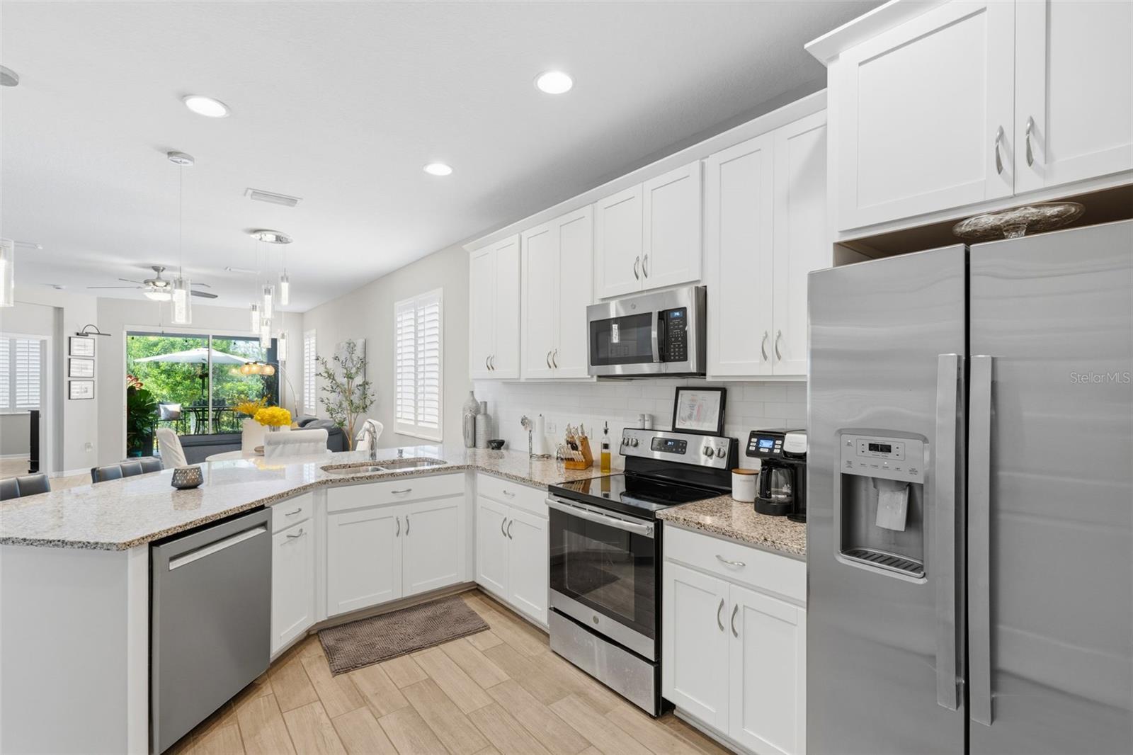 6017 AMBERLY DR, BRADENTON, FL, 34208
