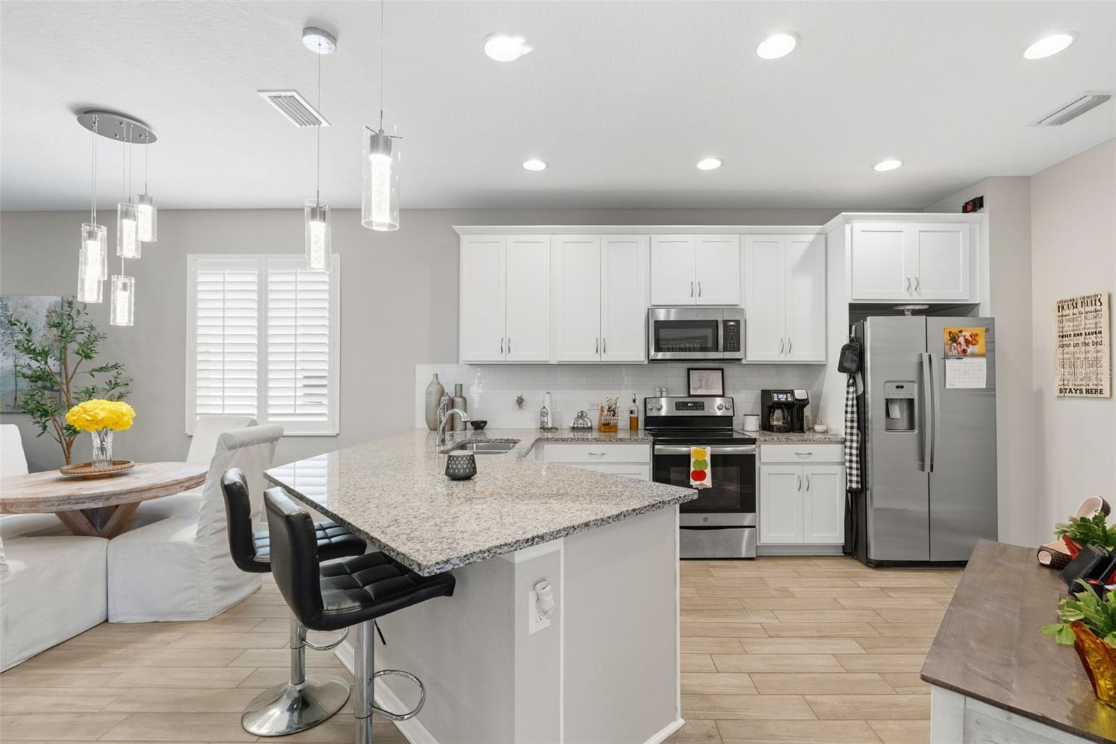 6017 AMBERLY DR, BRADENTON, FL, 34208
