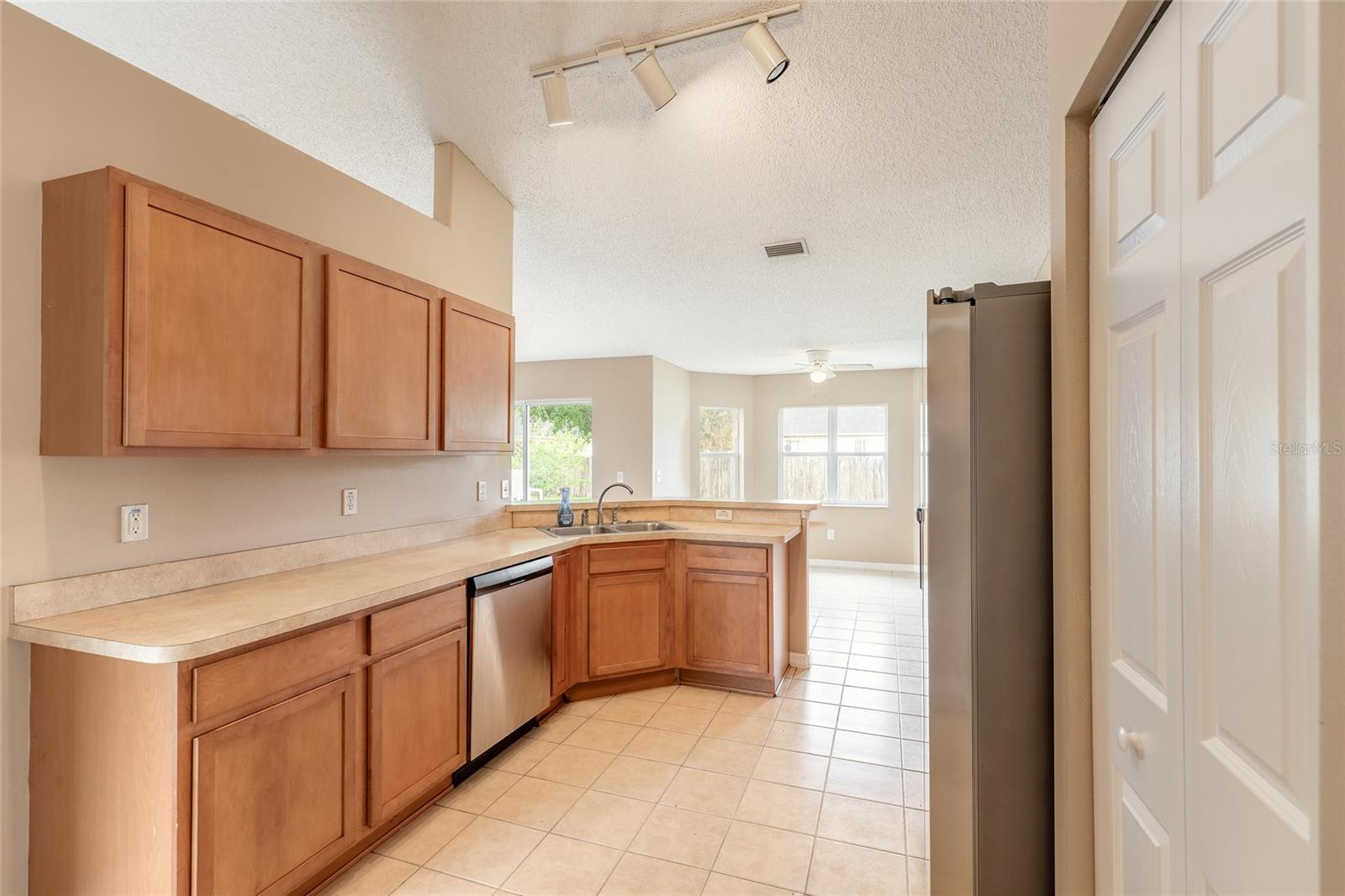 6 ROXBORO DR, PALM COAST, FL, 32164