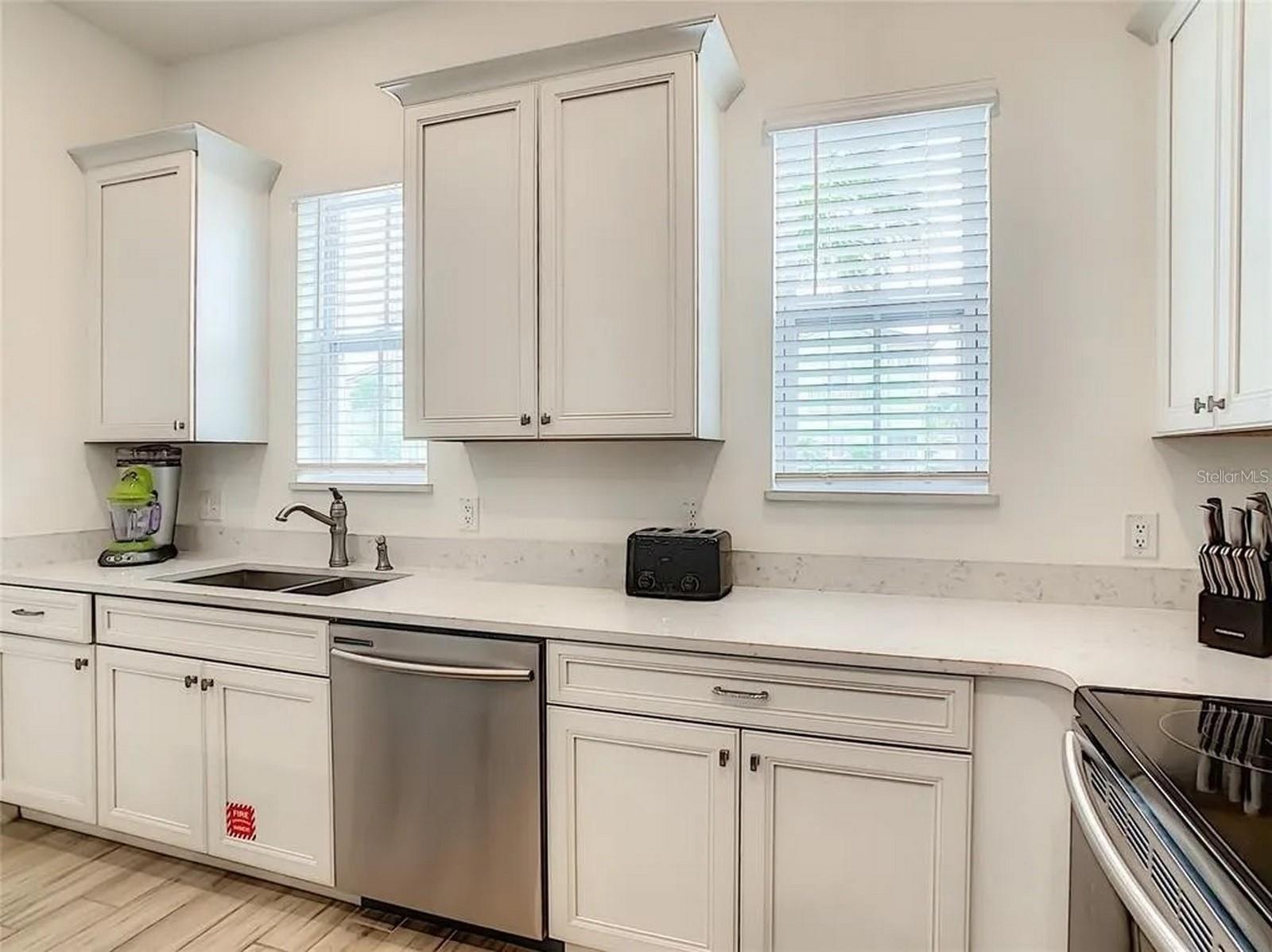 8037 LOST SHAKER LN, KISSIMMEE, FL, 34747