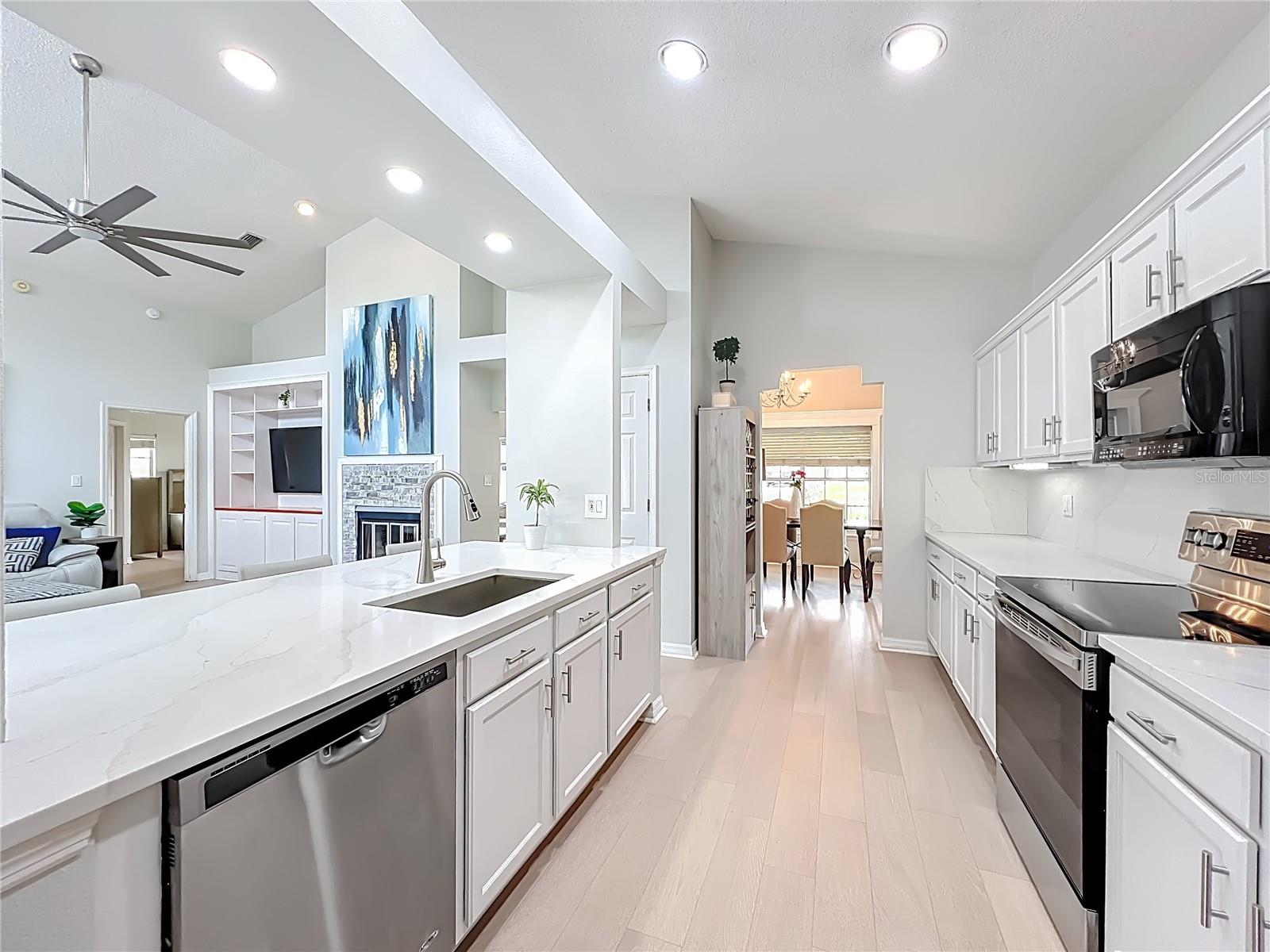 200 COLONIAL LN, LONGWOOD, FL, 32750