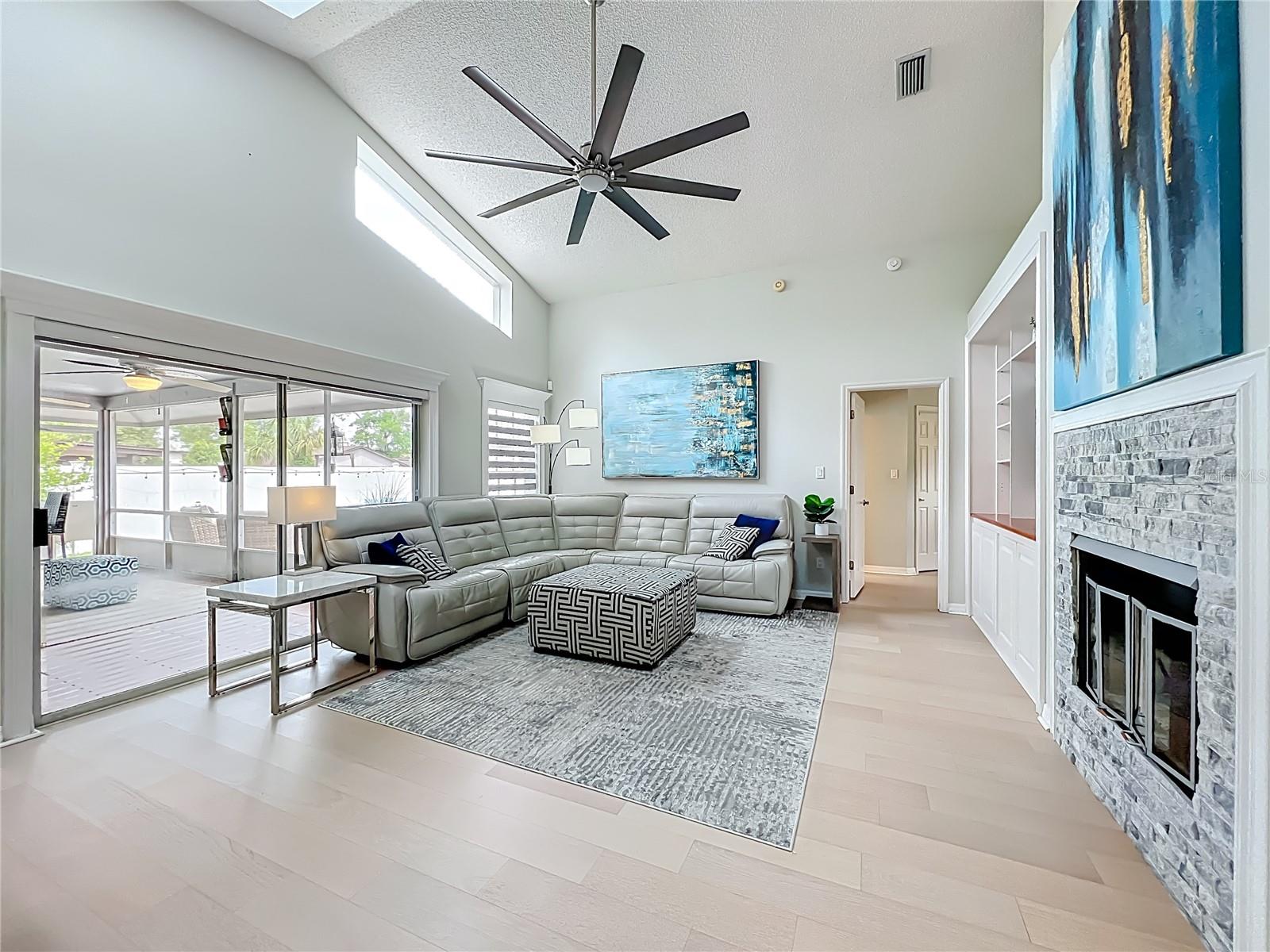 200 COLONIAL LN, LONGWOOD, FL, 32750