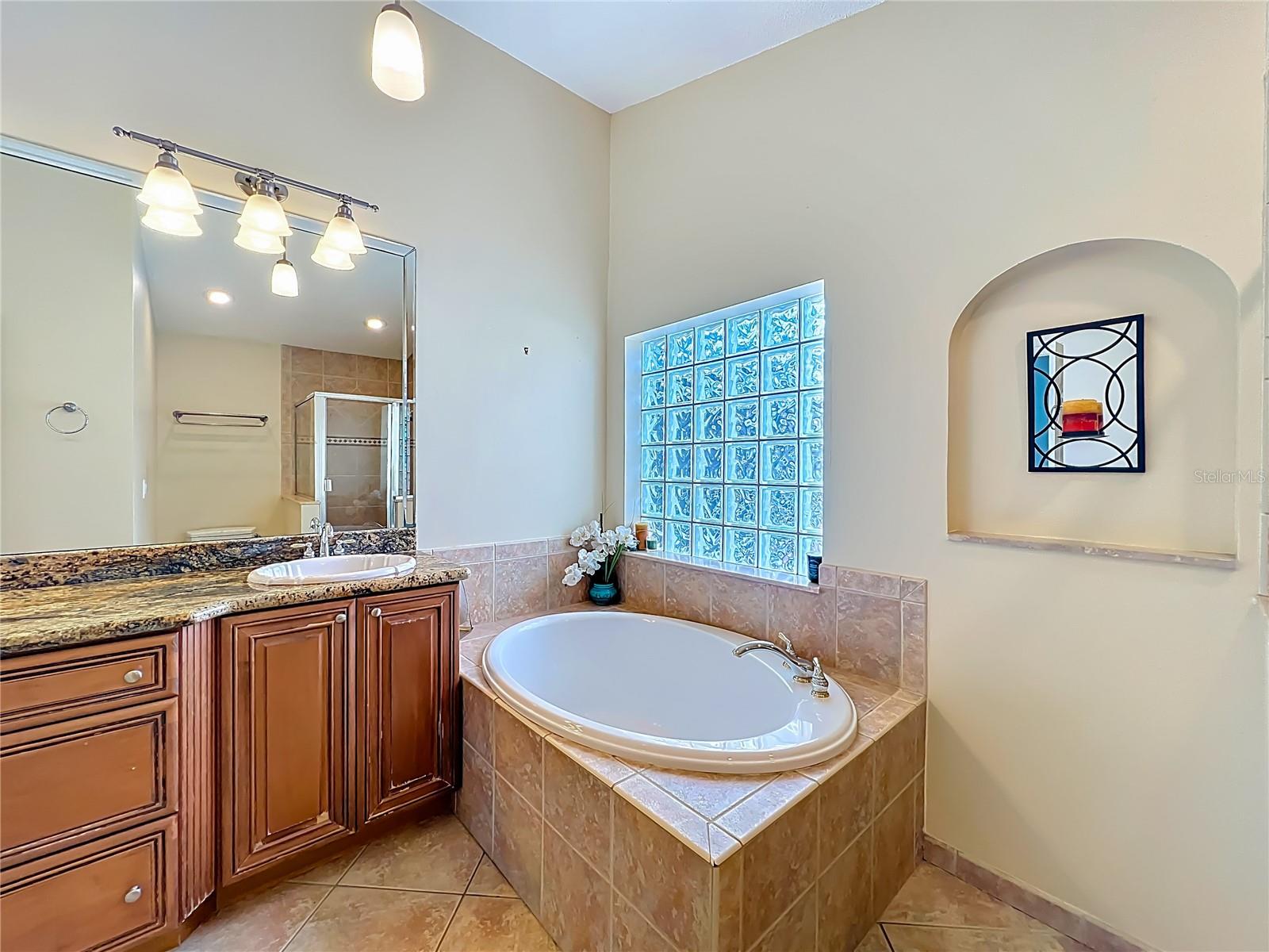 200 COLONIAL LN, LONGWOOD, FL, 32750