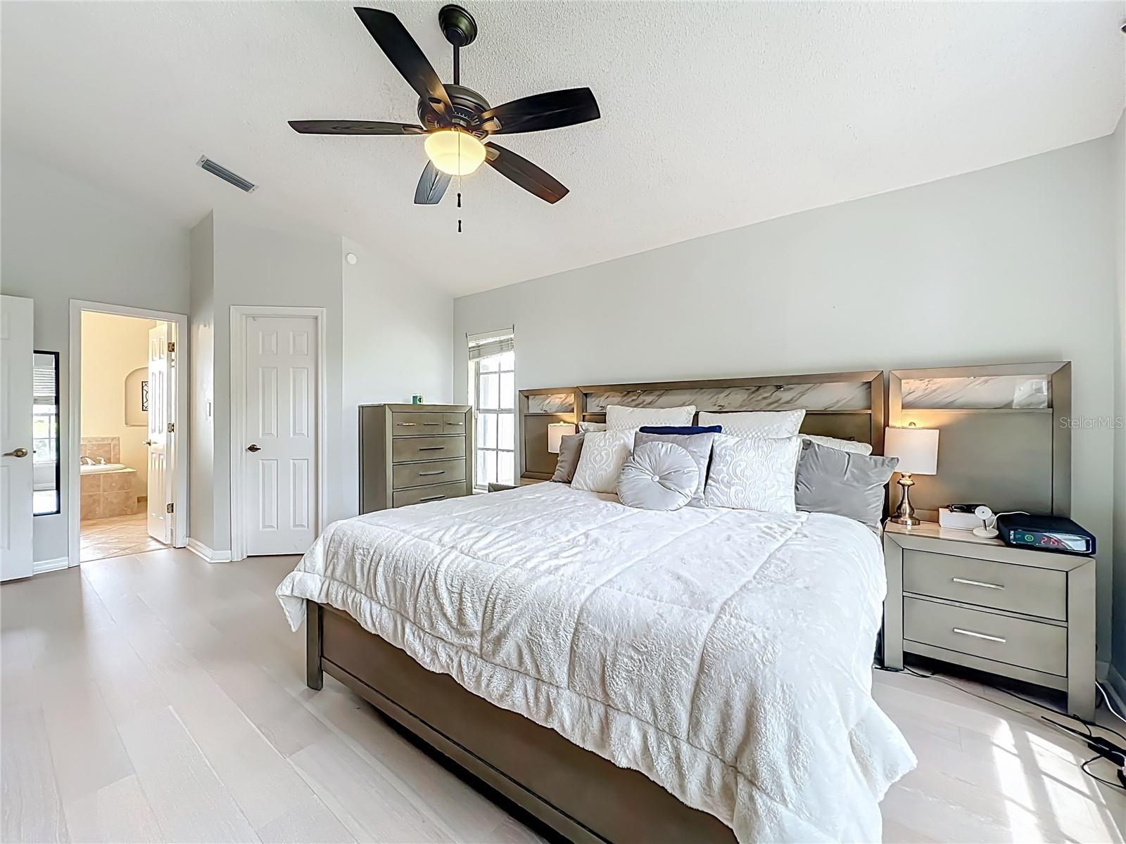 200 COLONIAL LN, LONGWOOD, FL, 32750