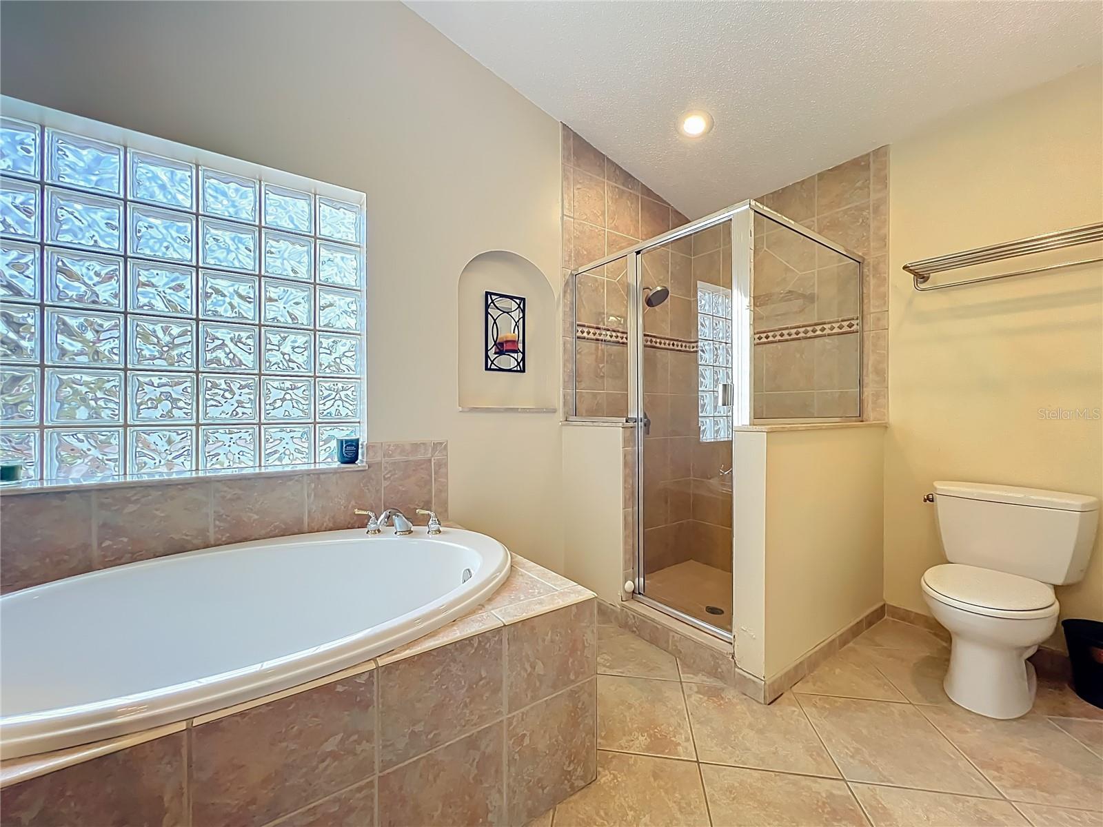 200 COLONIAL LN, LONGWOOD, FL, 32750