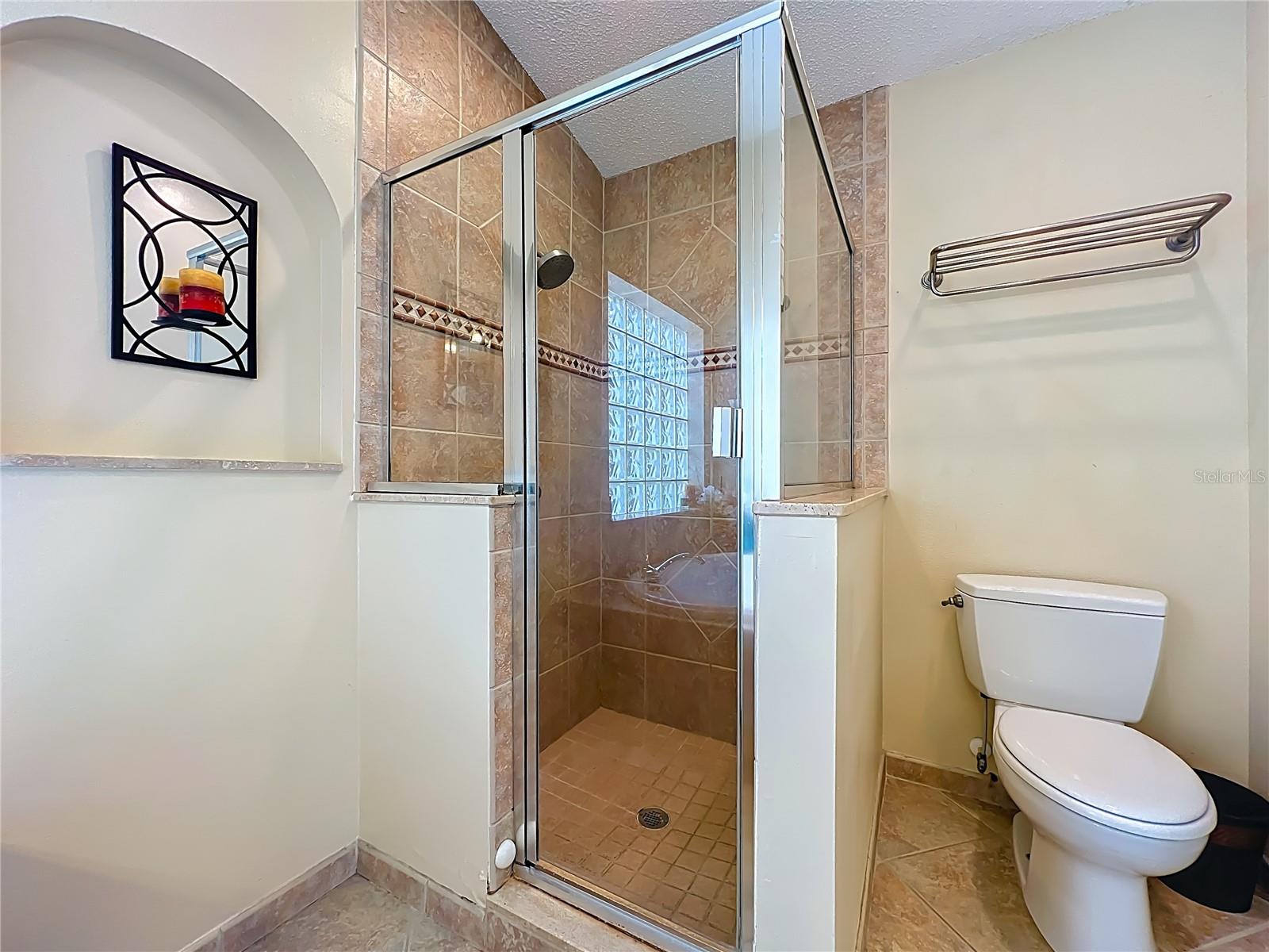 200 COLONIAL LN, LONGWOOD, FL, 32750