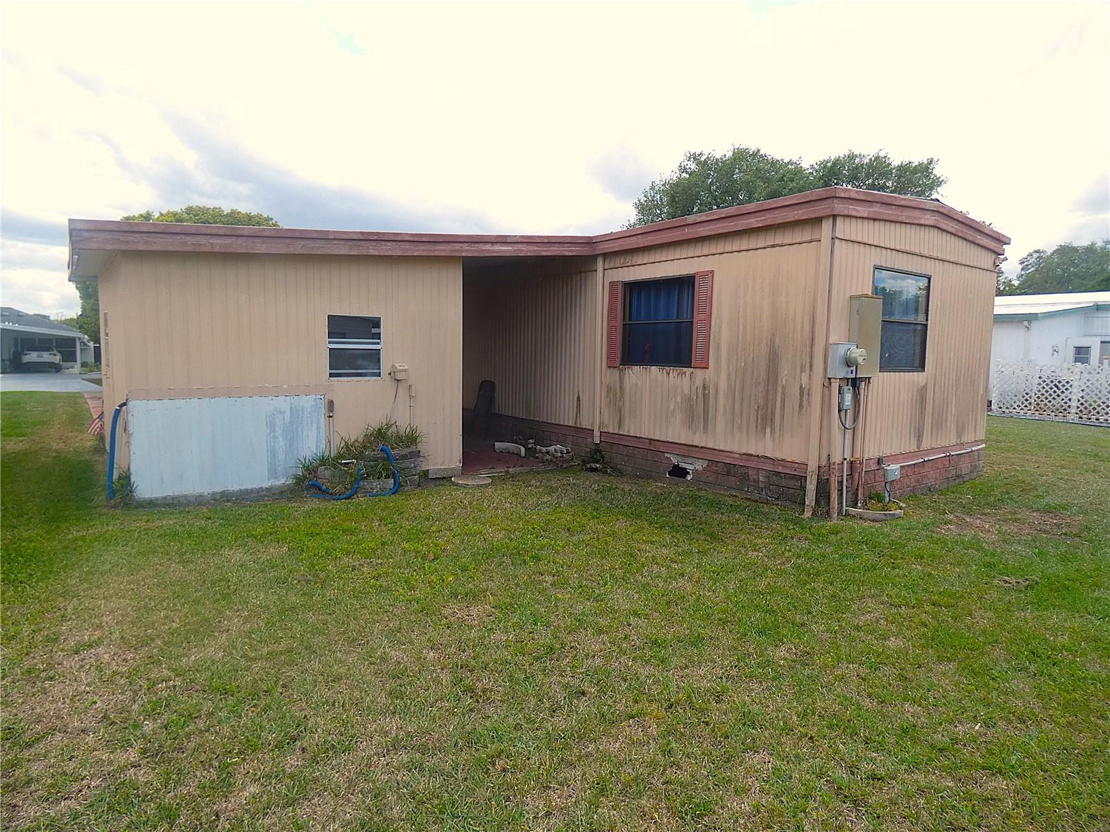 913 BEECHWOOD AVE, LADY LAKE, FL, 32159