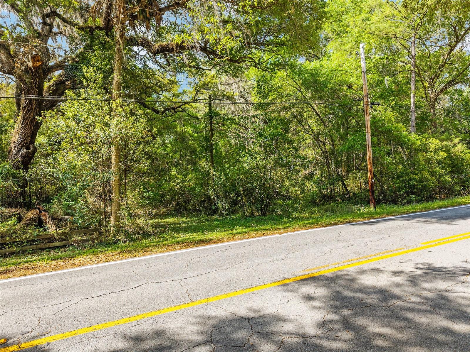 227 SE TUSCAWILLA RD, MICANOPY, FL, 32667