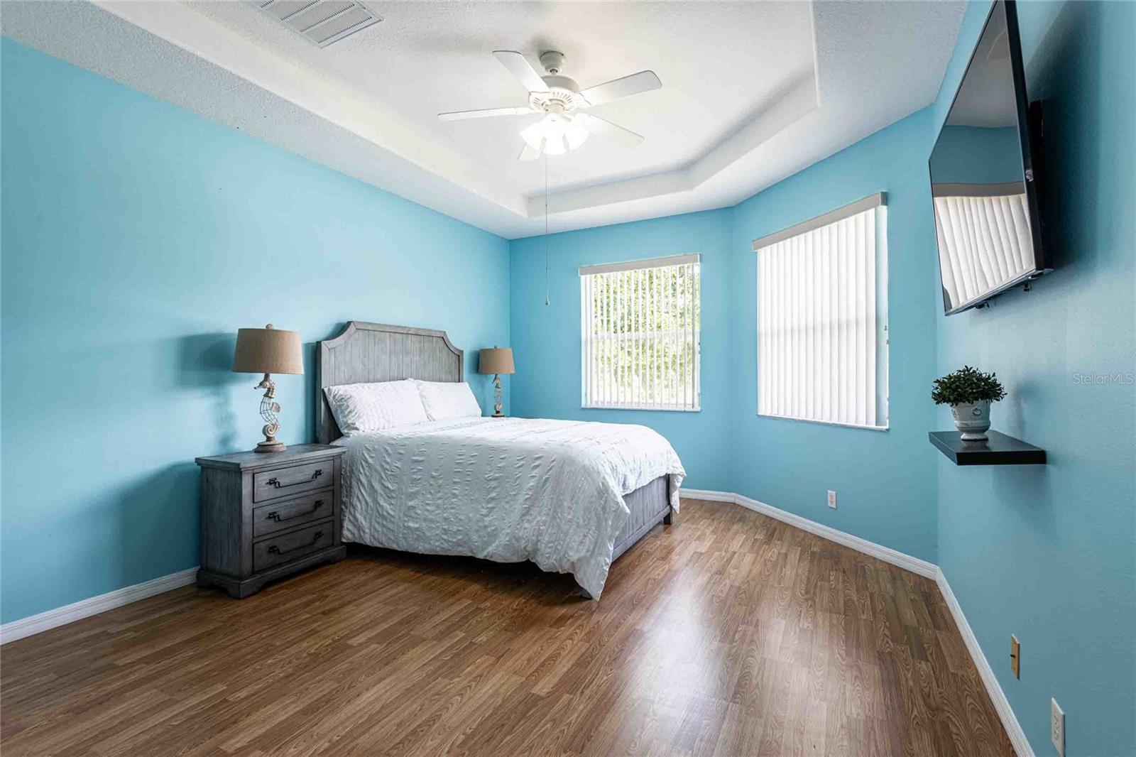 Spacious primary bedroom.