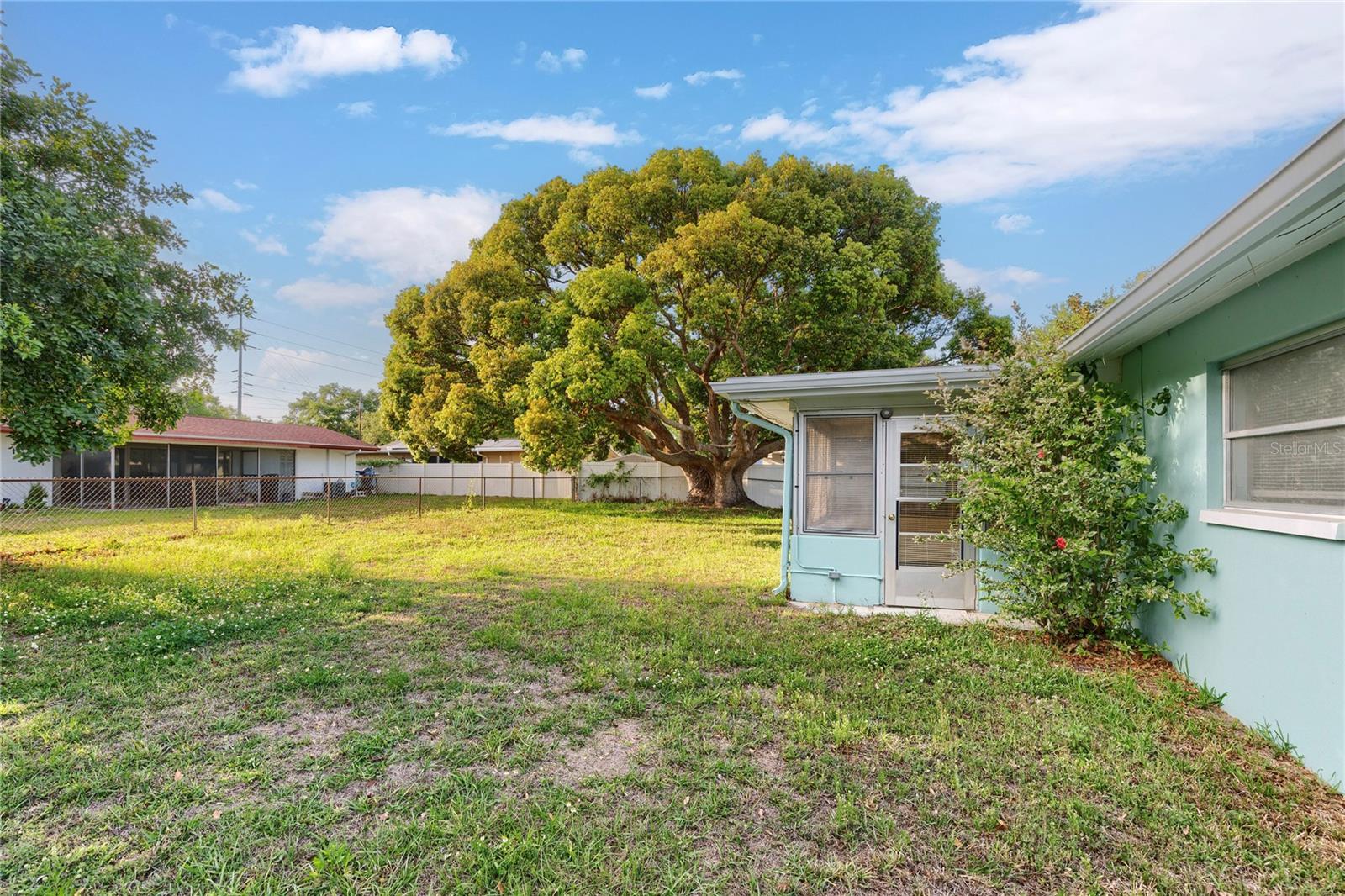 1248 LAZY LAKE RD W, DUNEDIN, FL, 34698