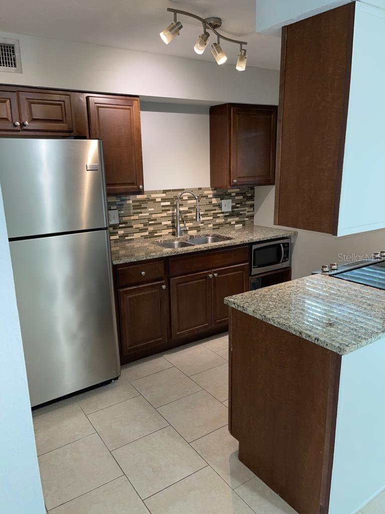 5325 CURRY FORD RD #B101, ORLANDO, FL, 32812