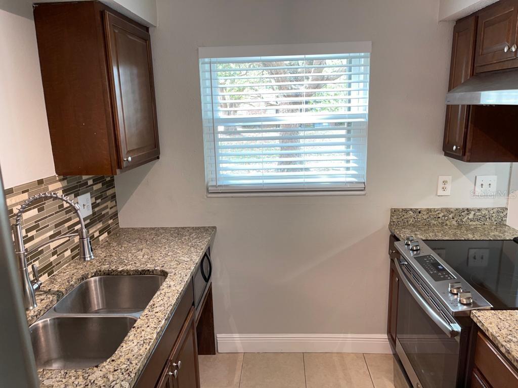 5325 CURRY FORD RD #B101, ORLANDO, FL, 32812