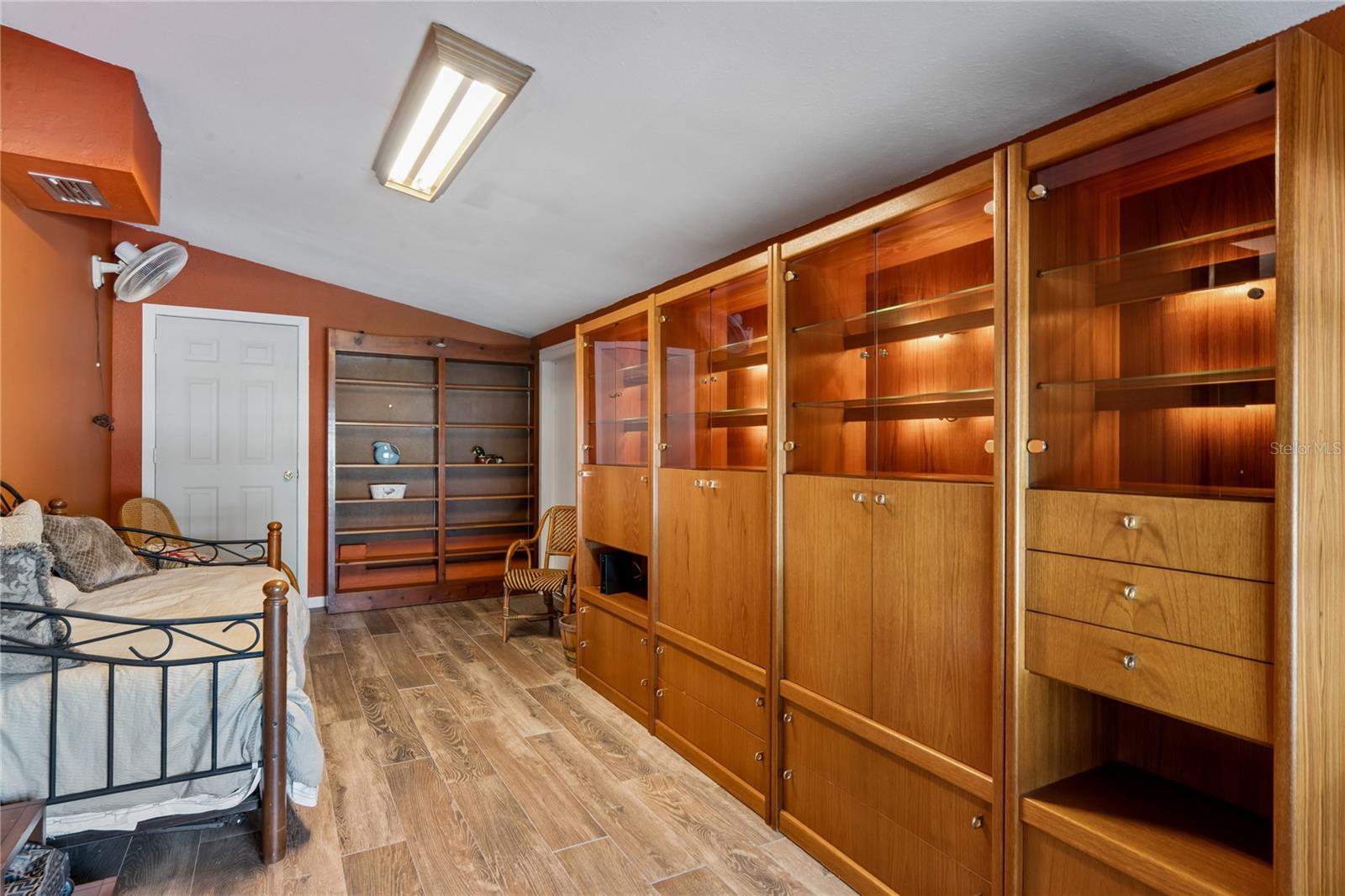 Bonus room/family room