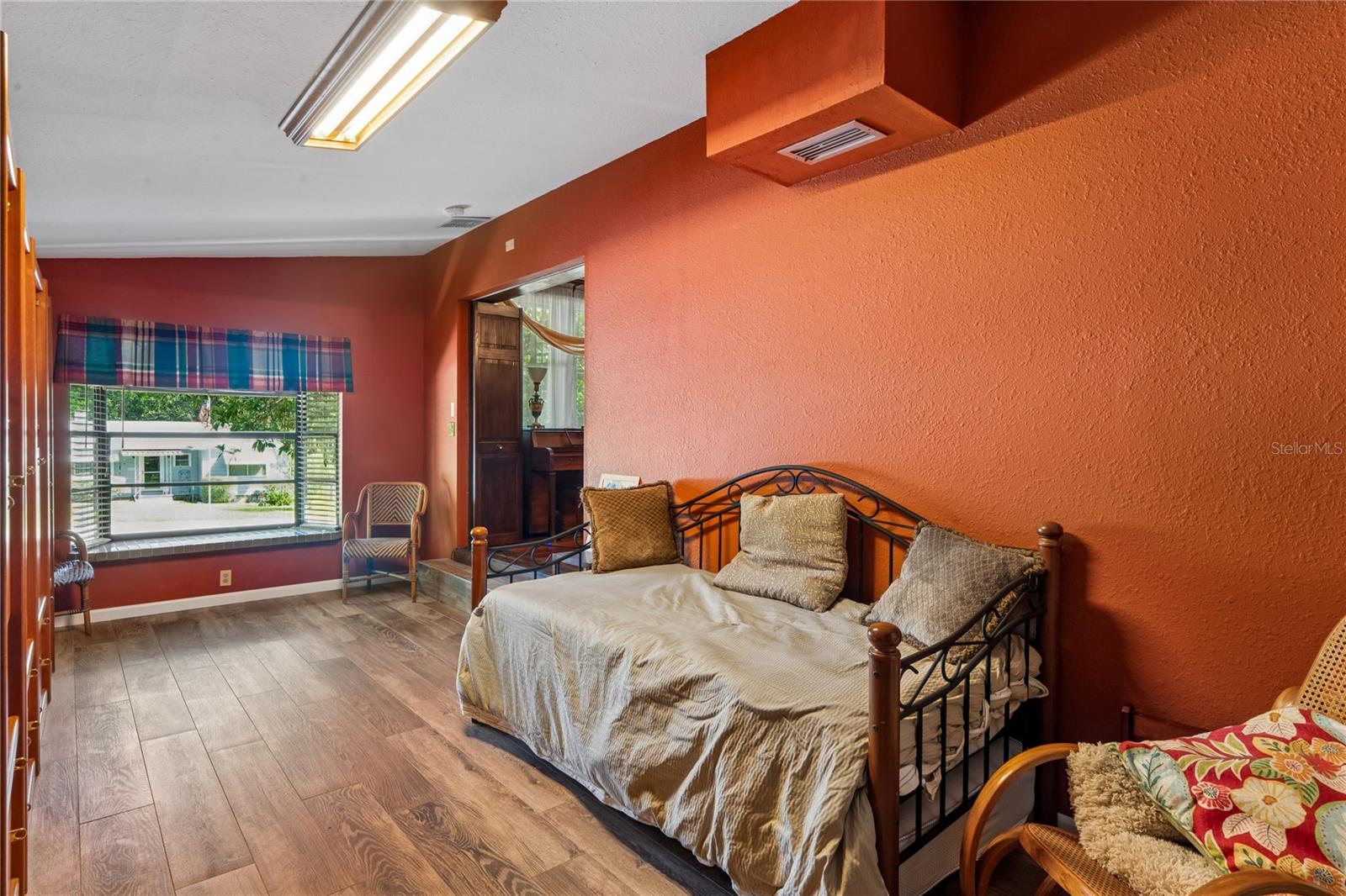 Bonus room/family room