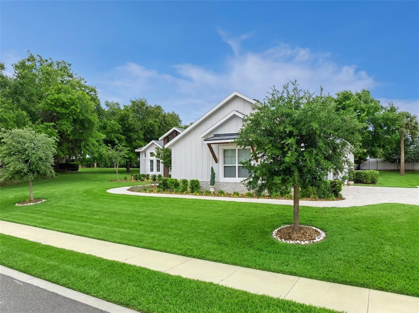 221 TWO LAKES LN, EUSTIS, FL, 32726