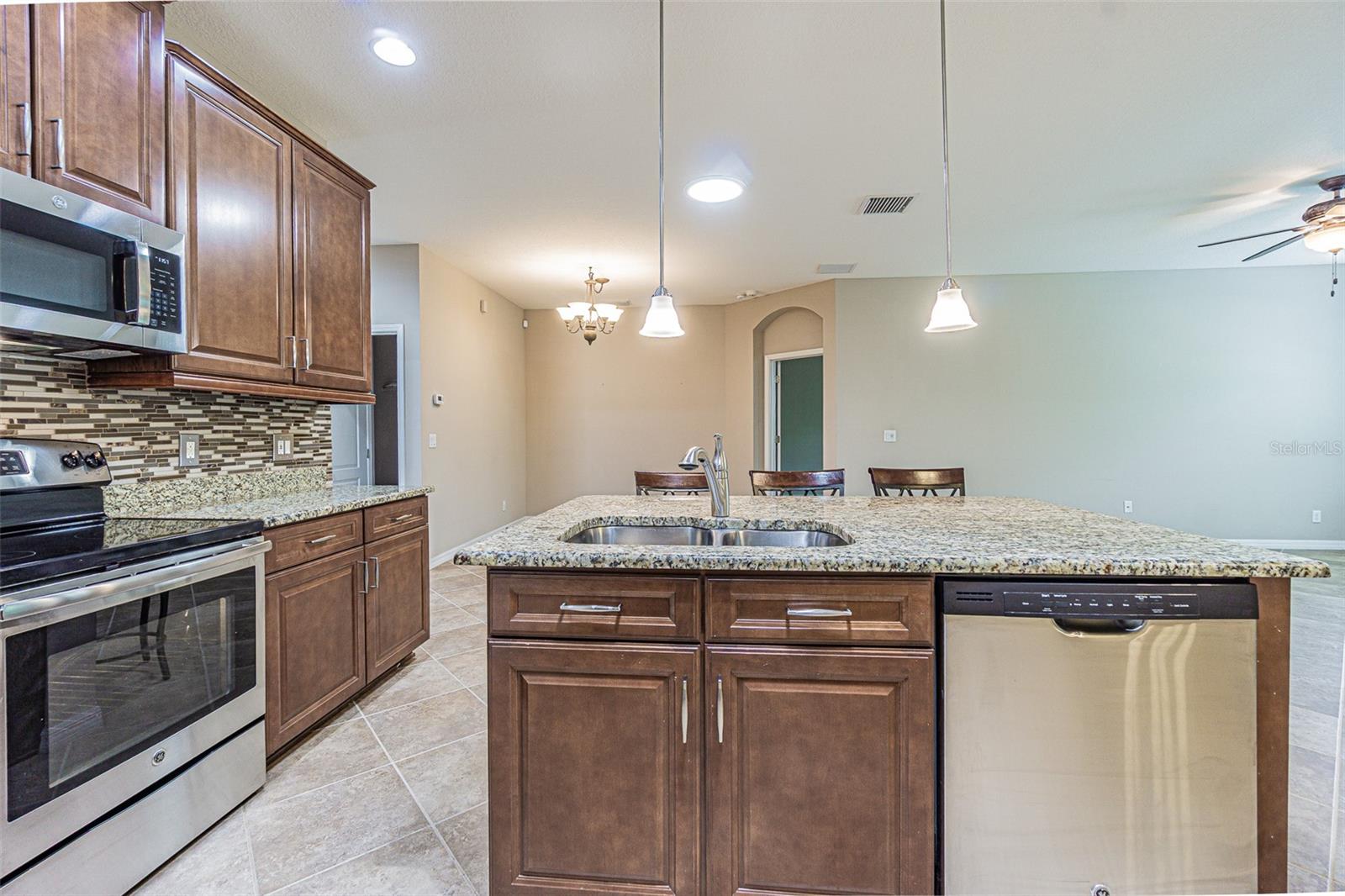 9936 GAP WEDGE DR, SAN ANTONIO, FL, 33576