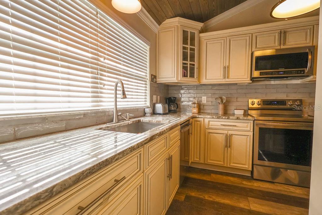 11001 SE SUNSET HARBOR RD #B10, SUMMERFIELD, FL, 34491