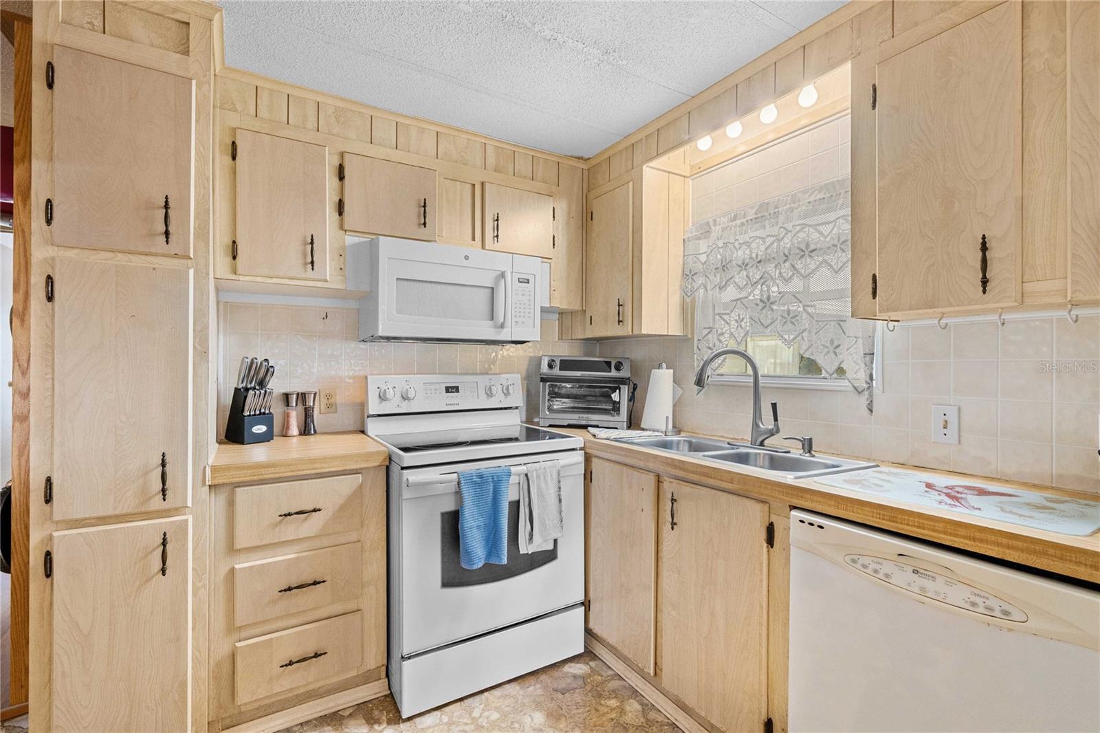 7135 EL DEWITT ST, ZEPHYRHILLS, FL, 33541