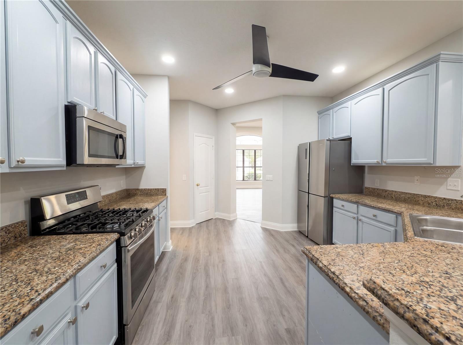 216 BLUE CRYSTAL DR, DELAND, FL, 32720