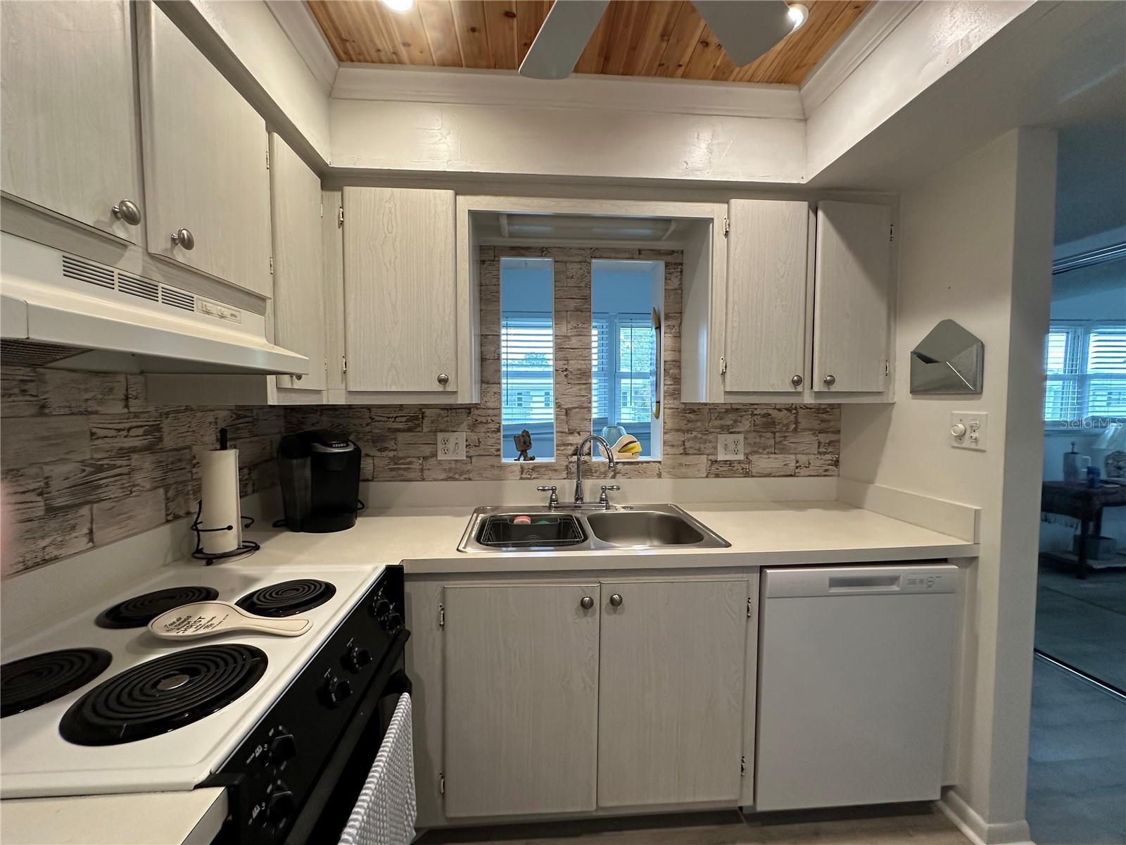 204 46TH AVENUE TER W #410, BRADENTON, FL, 34207