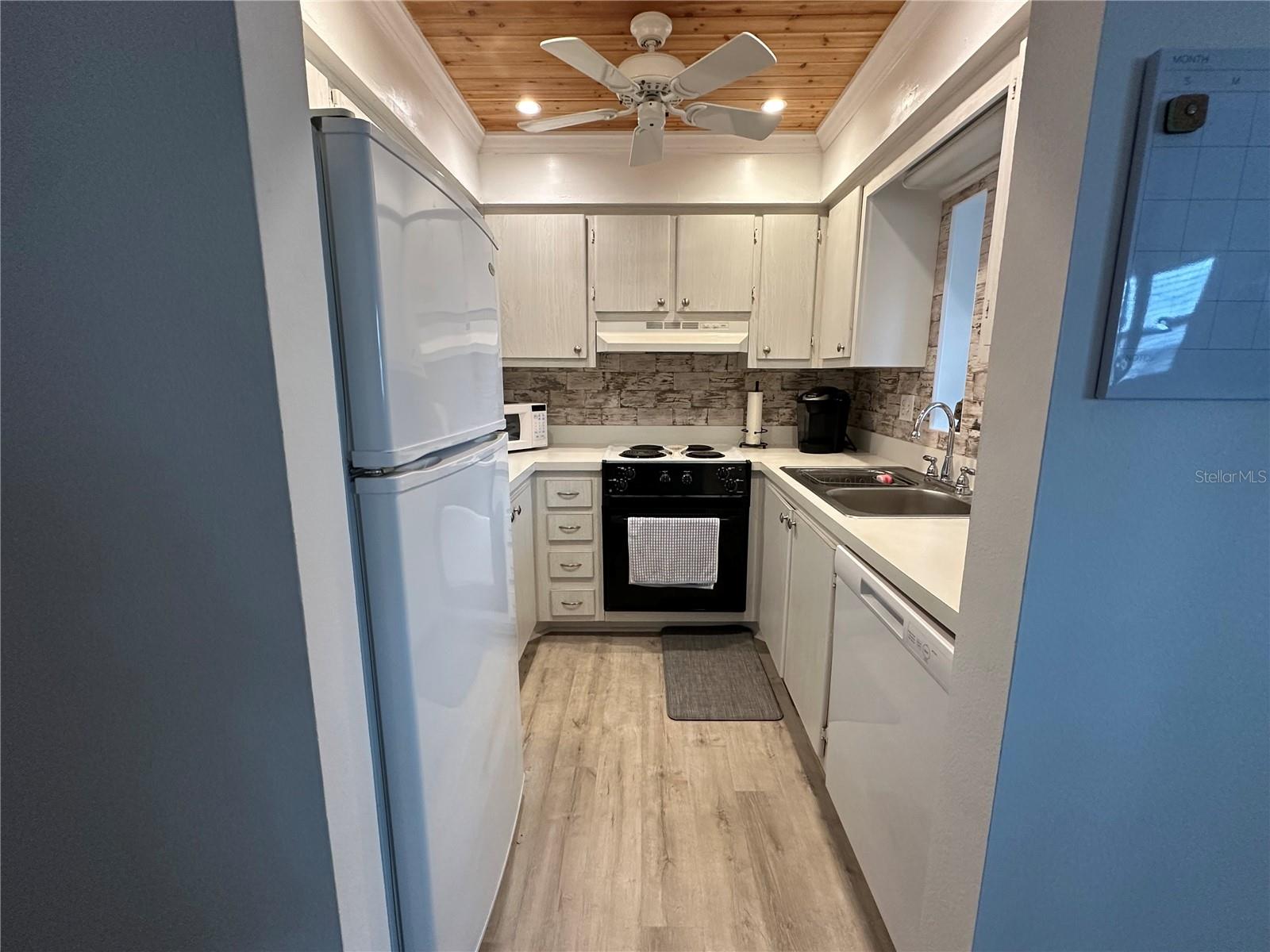 204 46TH AVENUE TER W #410, BRADENTON, FL, 34207