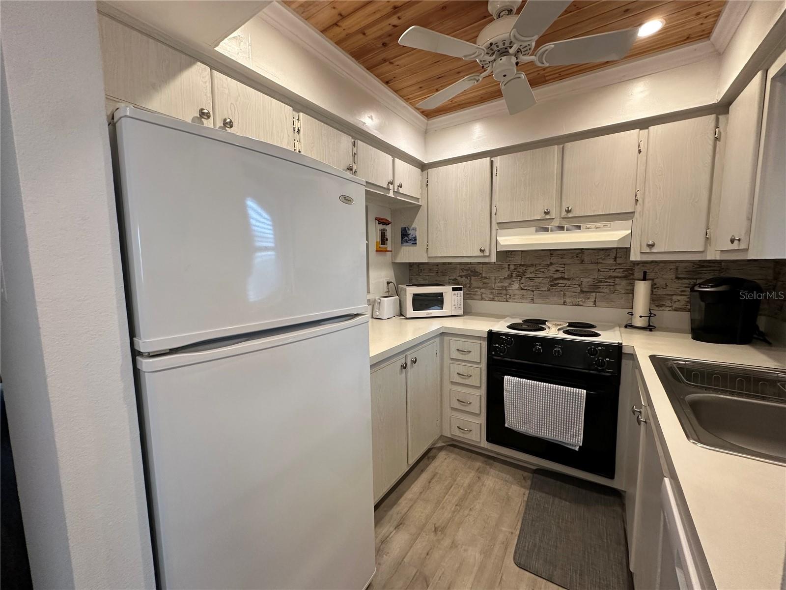 204 46TH AVENUE TER W #410, BRADENTON, FL, 34207