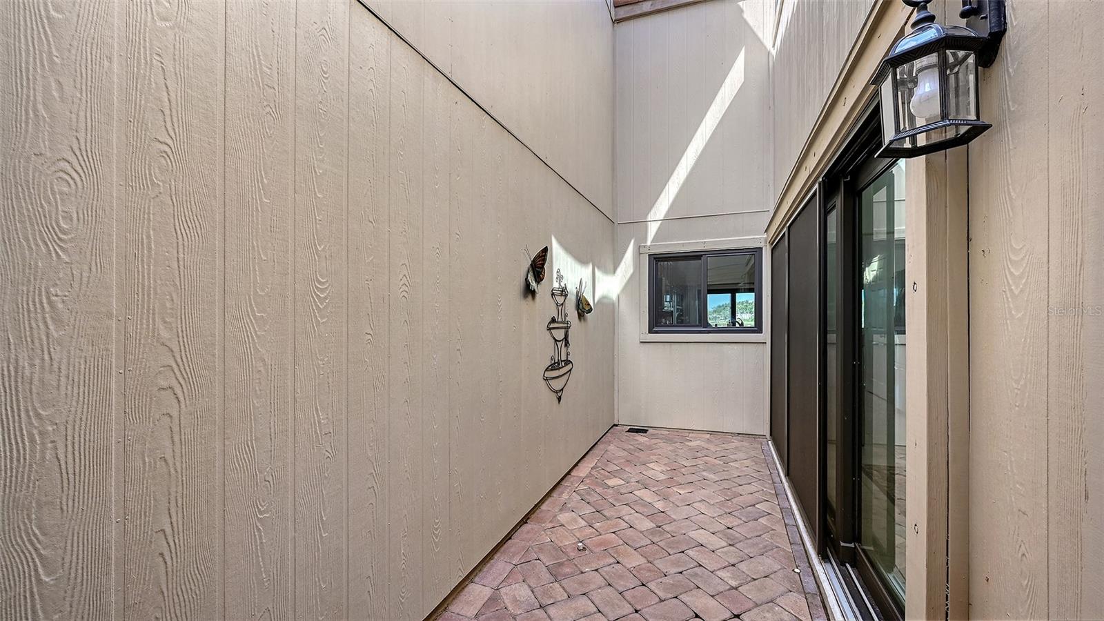 HARBOUR OAKS 2, LONGBOAT KEY, FL, 34228