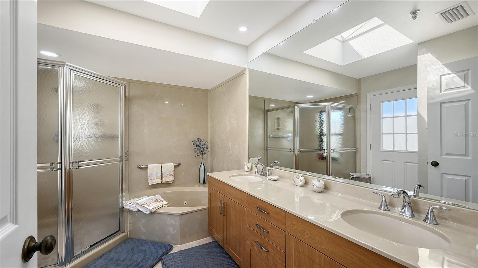 HARBOUR OAKS 2, LONGBOAT KEY, FL, 34228