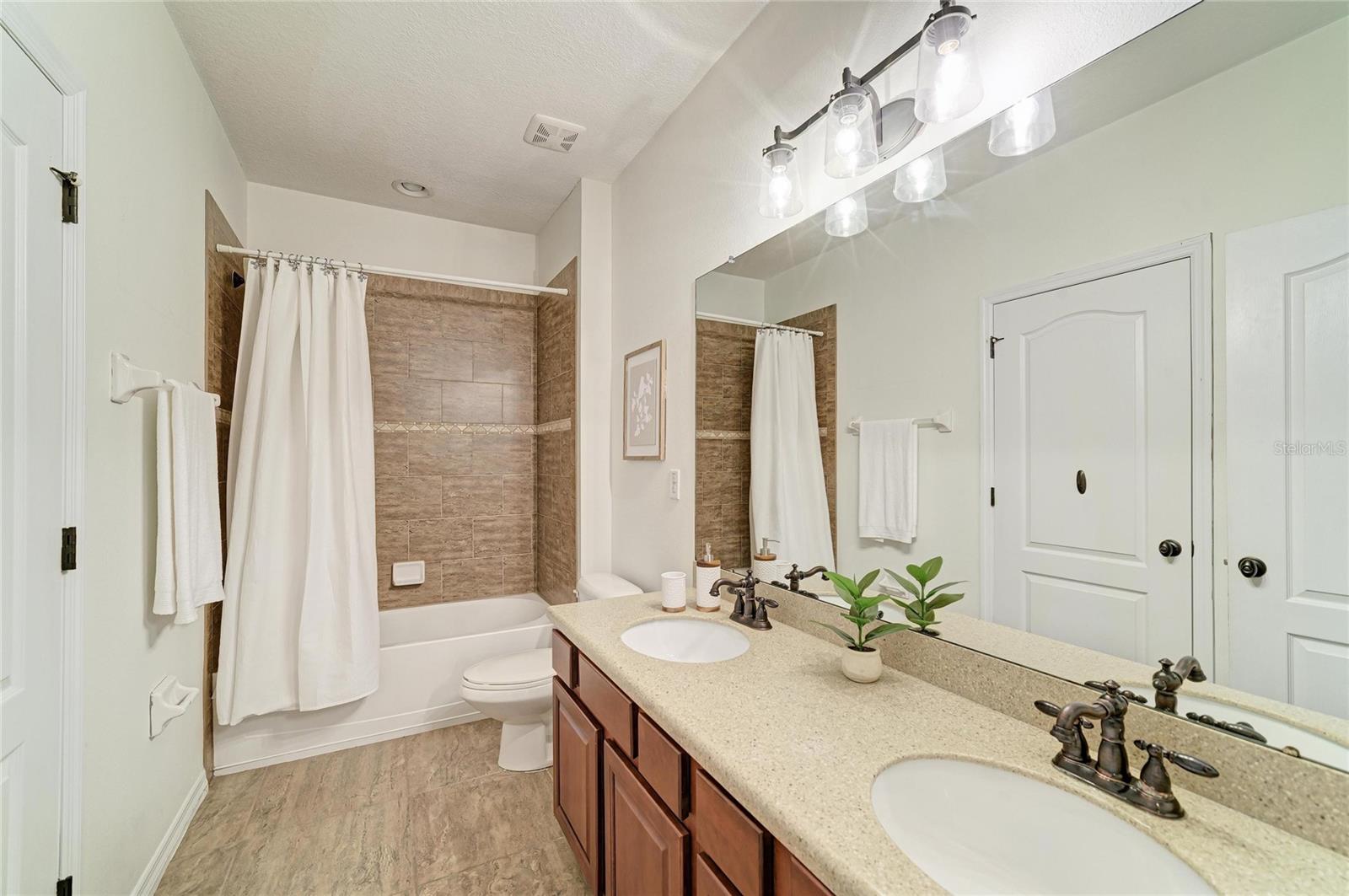 8438 WEBBER RD, SARASOTA, FL, 34240