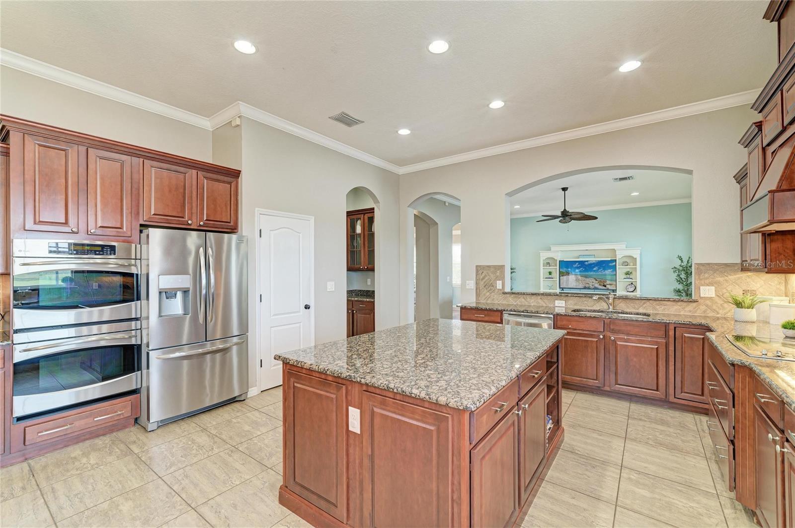 8438 WEBBER RD, SARASOTA, FL, 34240