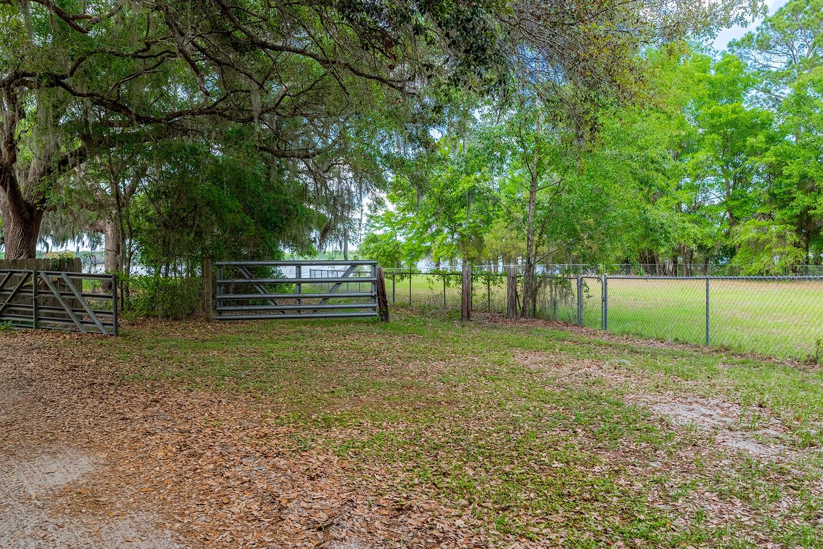102 SWANS NEST CIR, MELROSE, FL, 32666