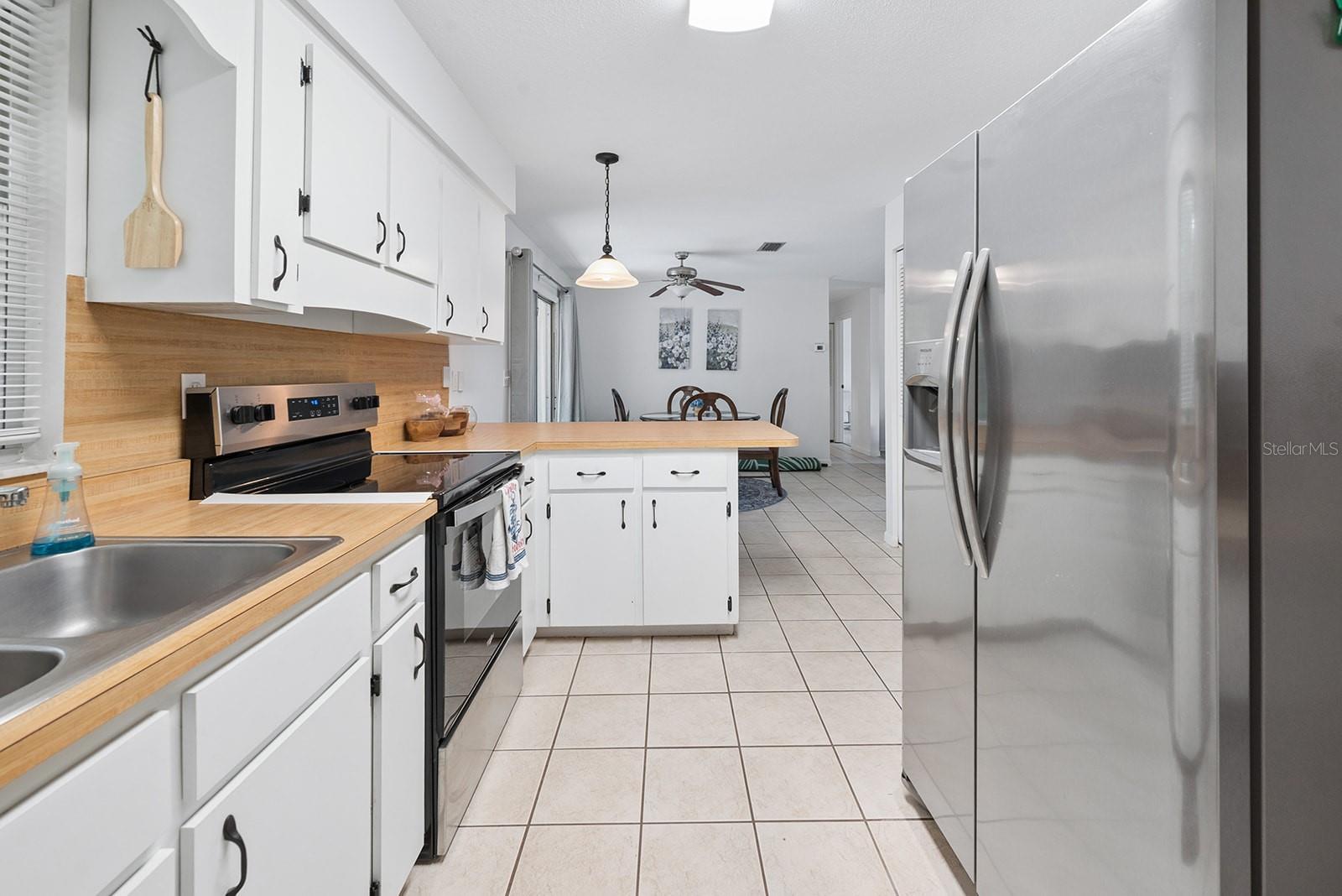 102 SWANS NEST CIR, MELROSE, FL, 32666