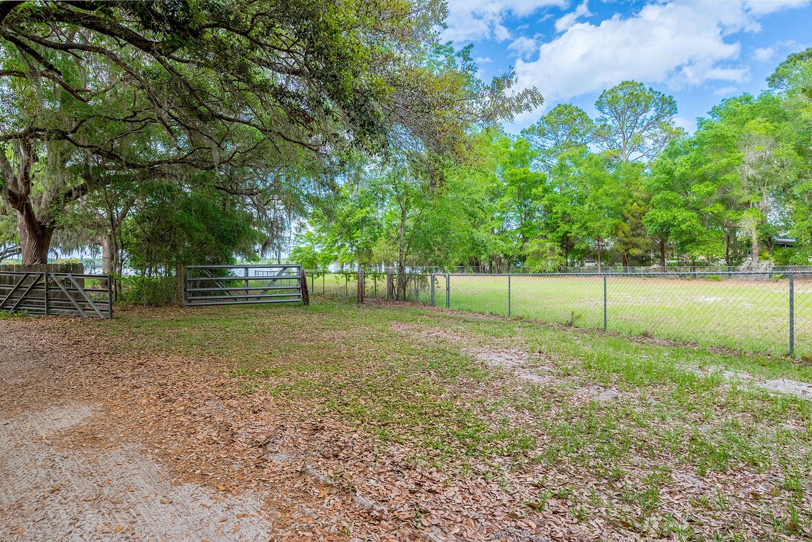 102 SWANS NEST CIR, MELROSE, FL, 32666