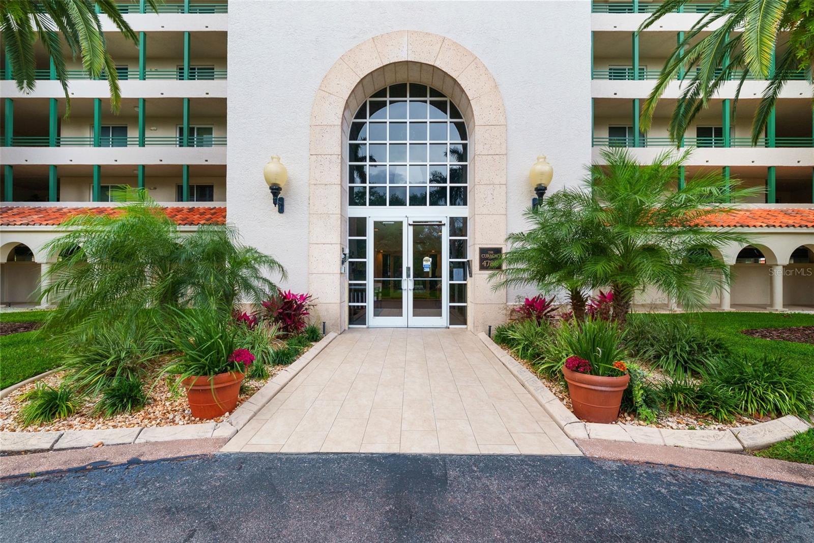 Curacao Building Entrance