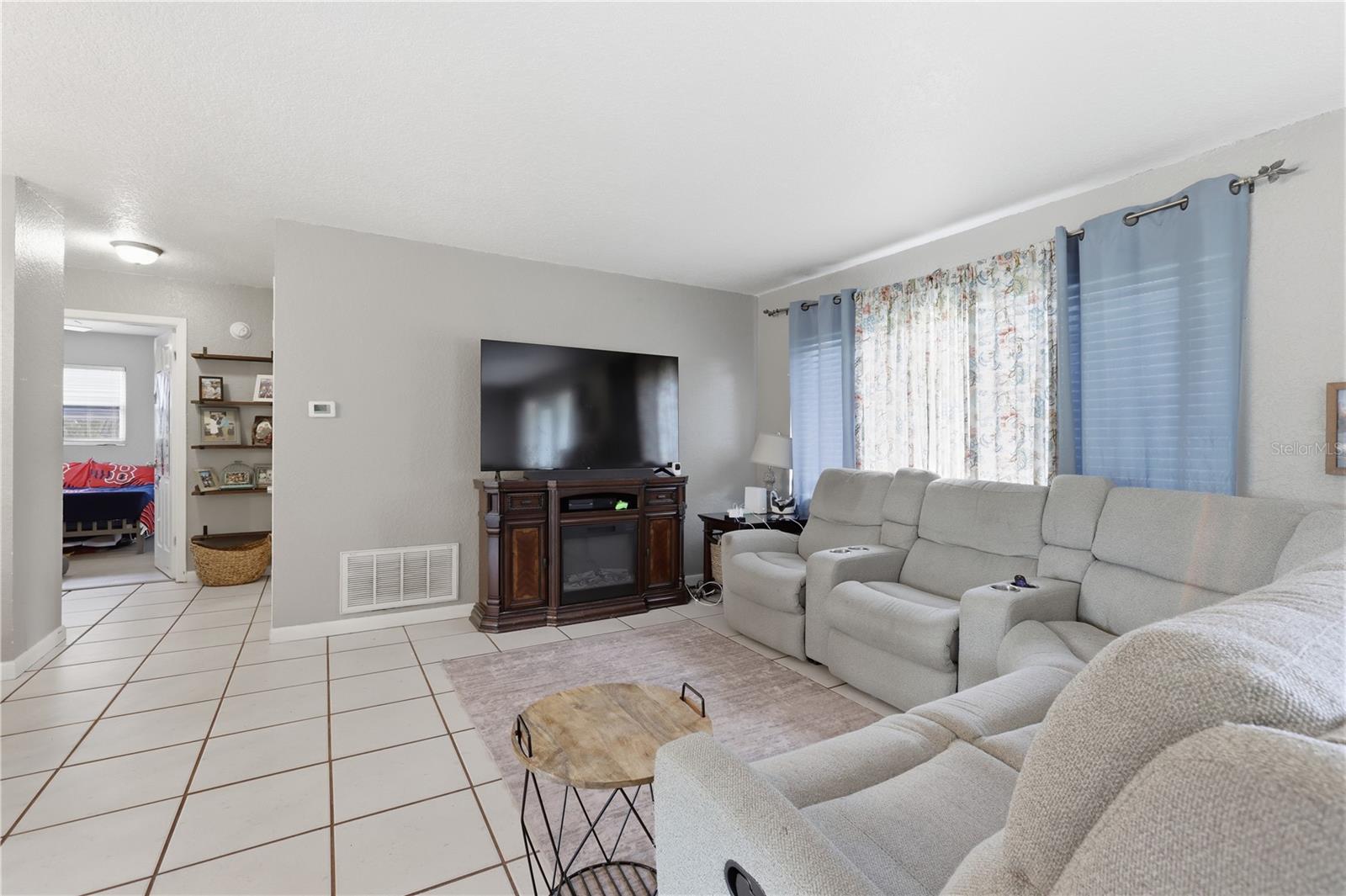 69 CRYSTAL DR, DEBARY, FL, 32713