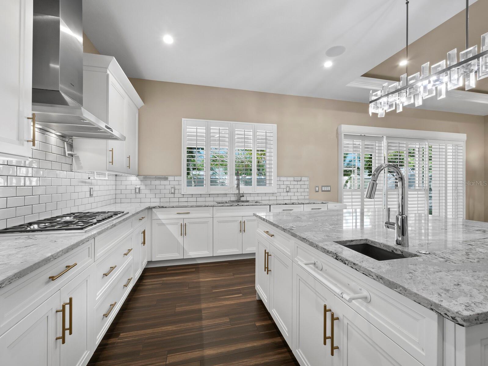 5618 BRITANNIA DR, SARASOTA, FL, 34231