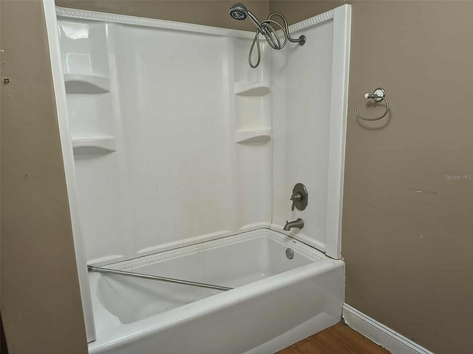 15 LAKE HOWARD DR NW, WINTER HAVEN, FL, 33880