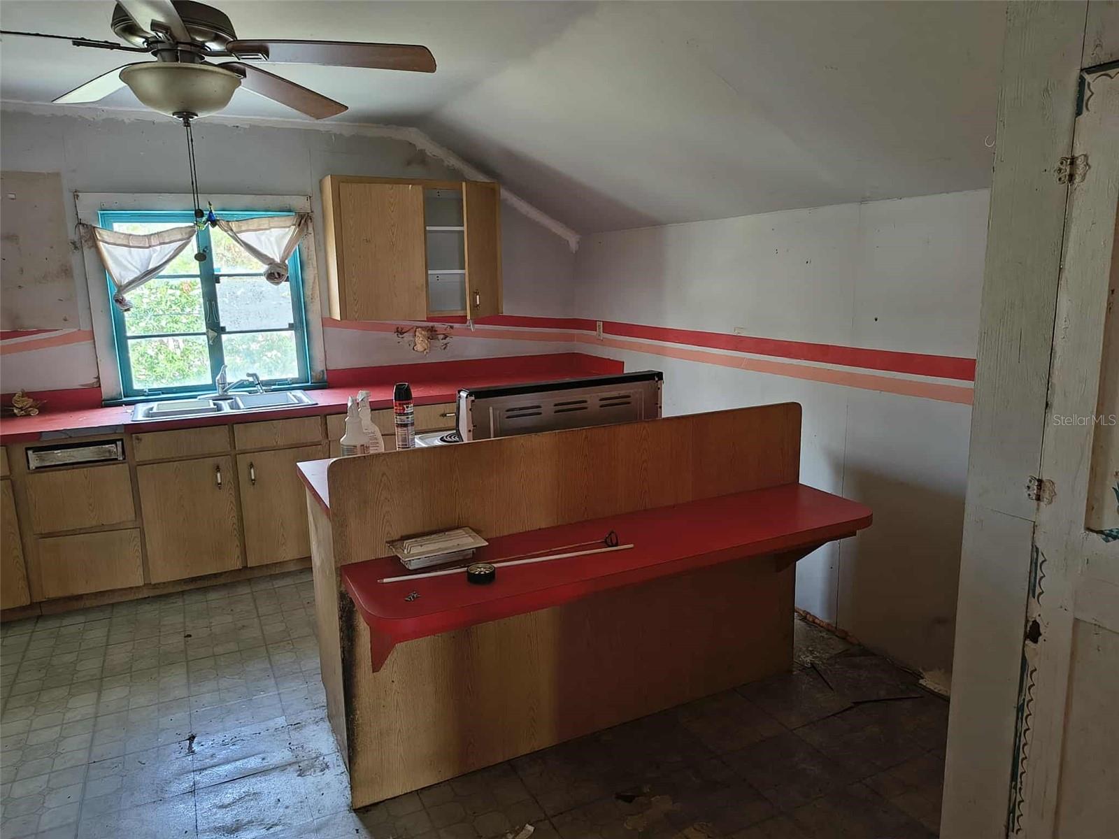 15 LAKE HOWARD DR NW, WINTER HAVEN, FL, 33880