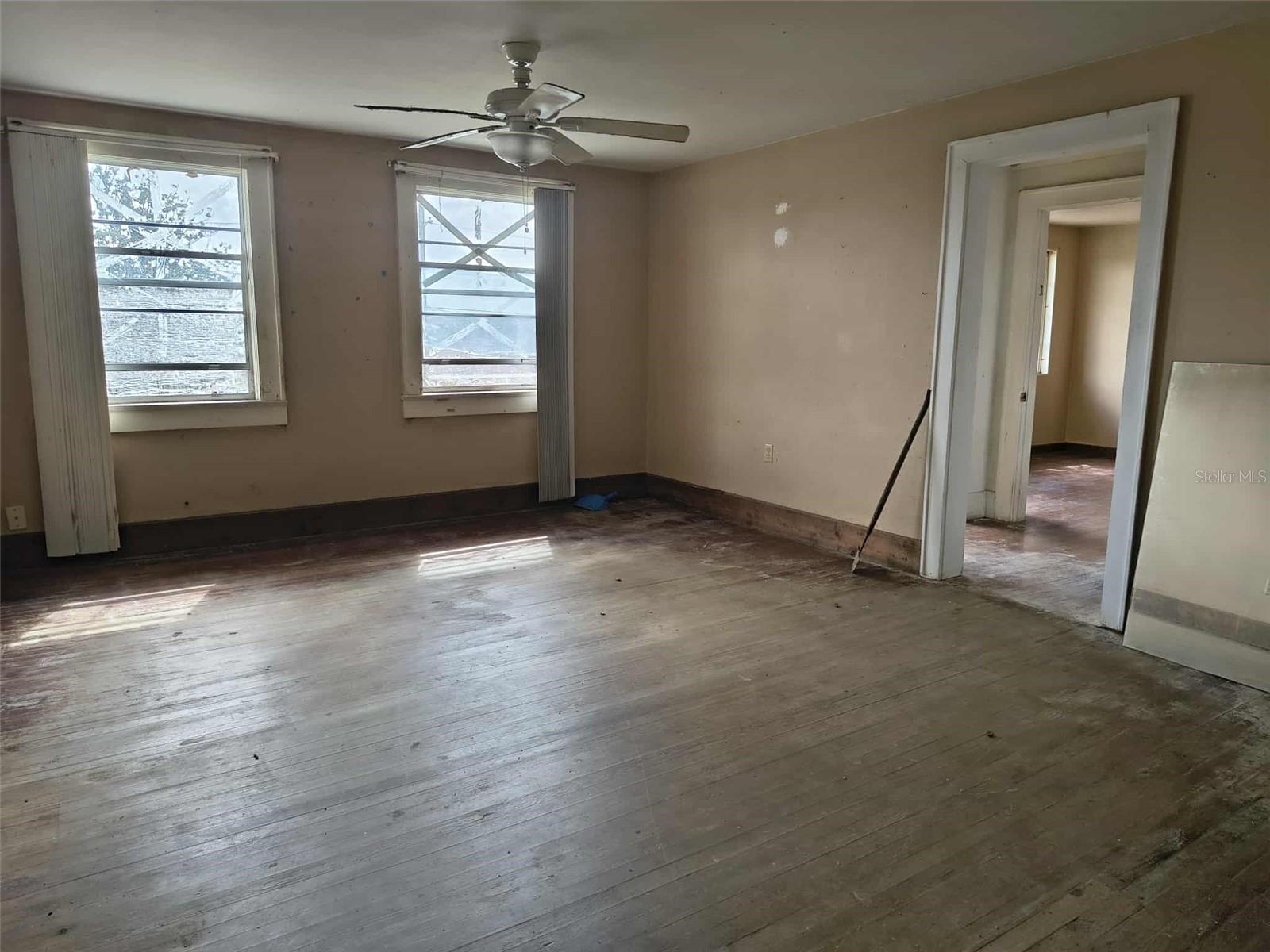 15 LAKE HOWARD DR NW, WINTER HAVEN, FL, 33880